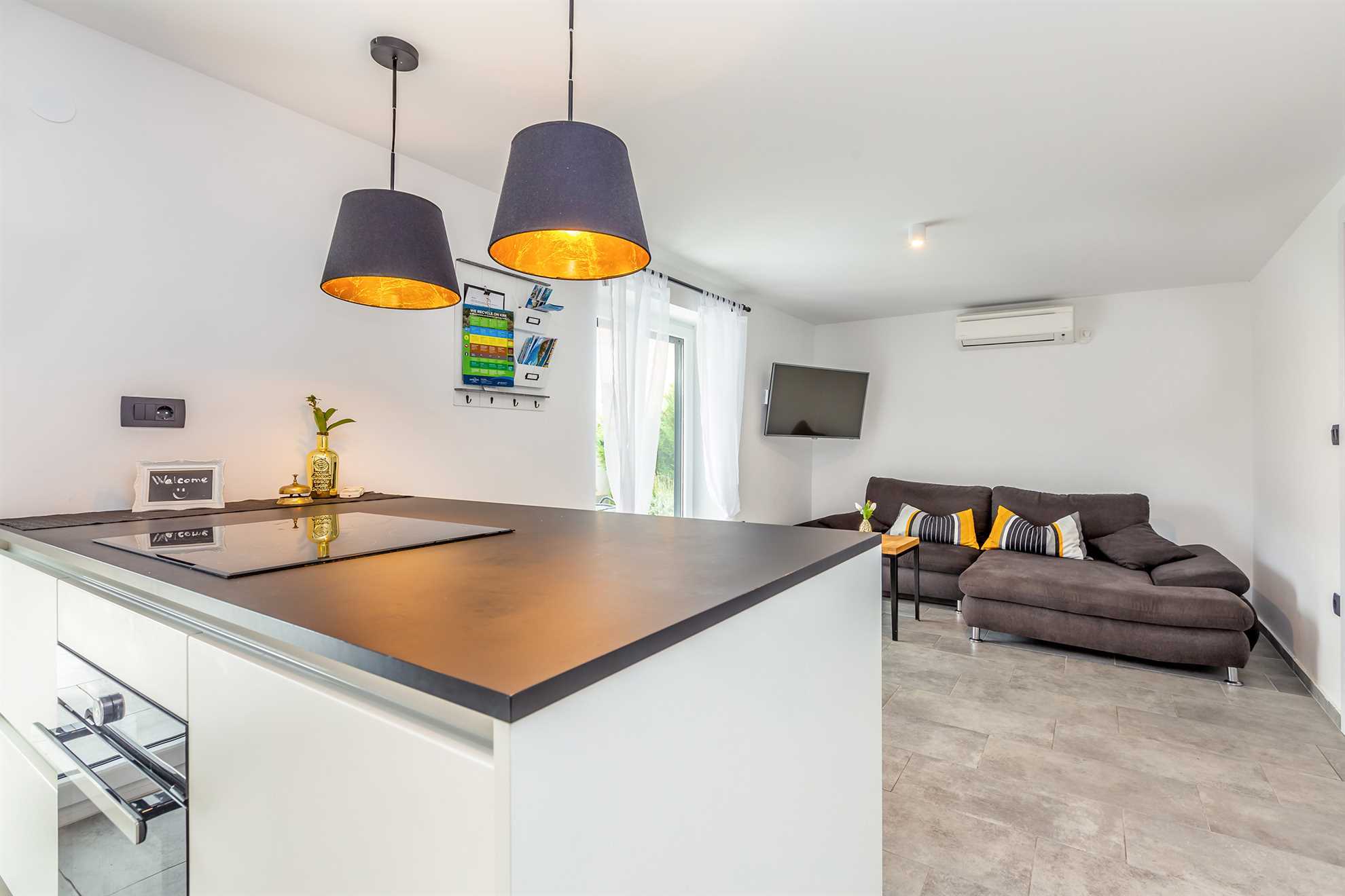 Beautiful holiday house ELEGANCE with heated pool