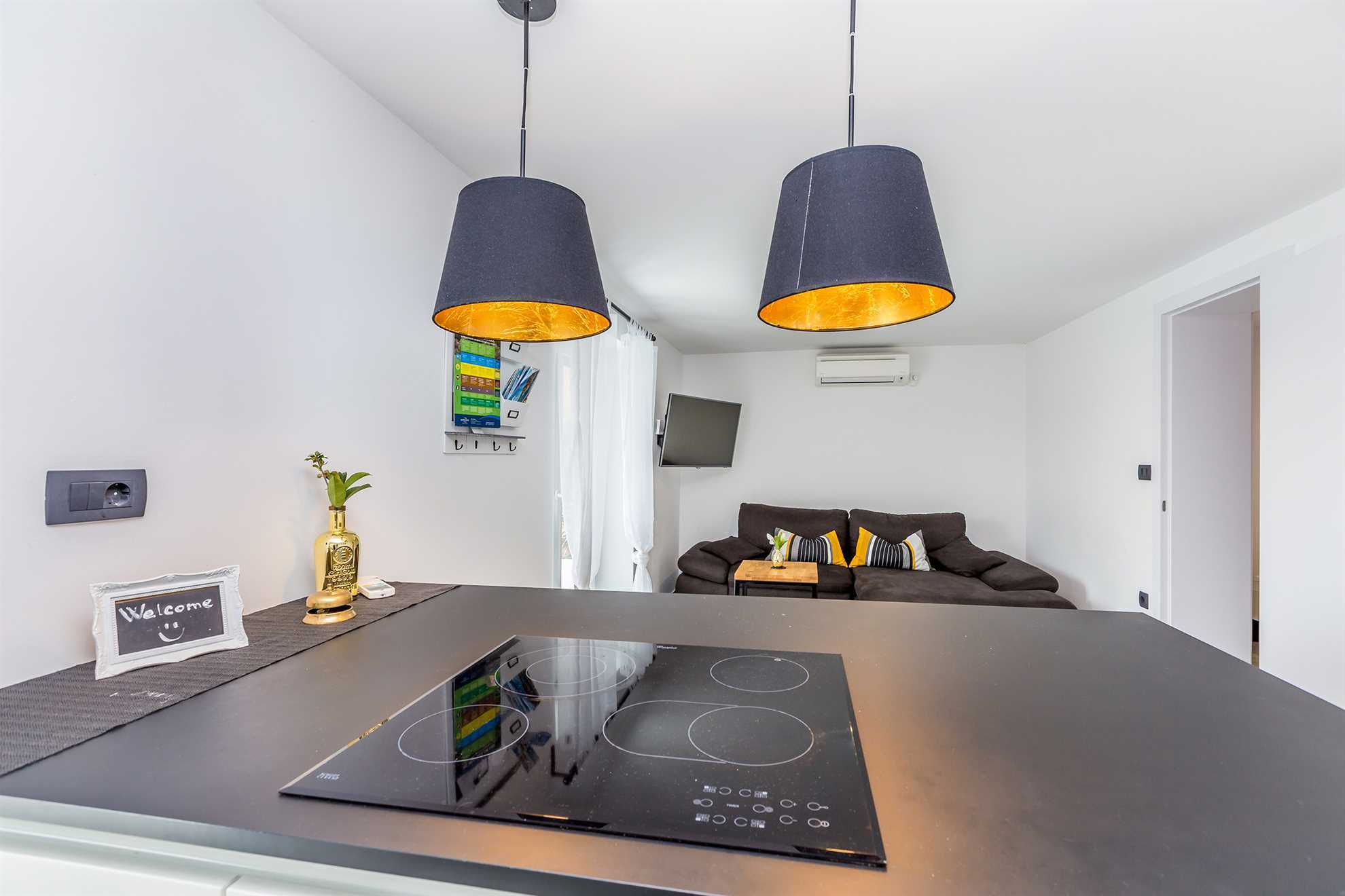 Beautiful holiday house ELEGANCE with heated pool