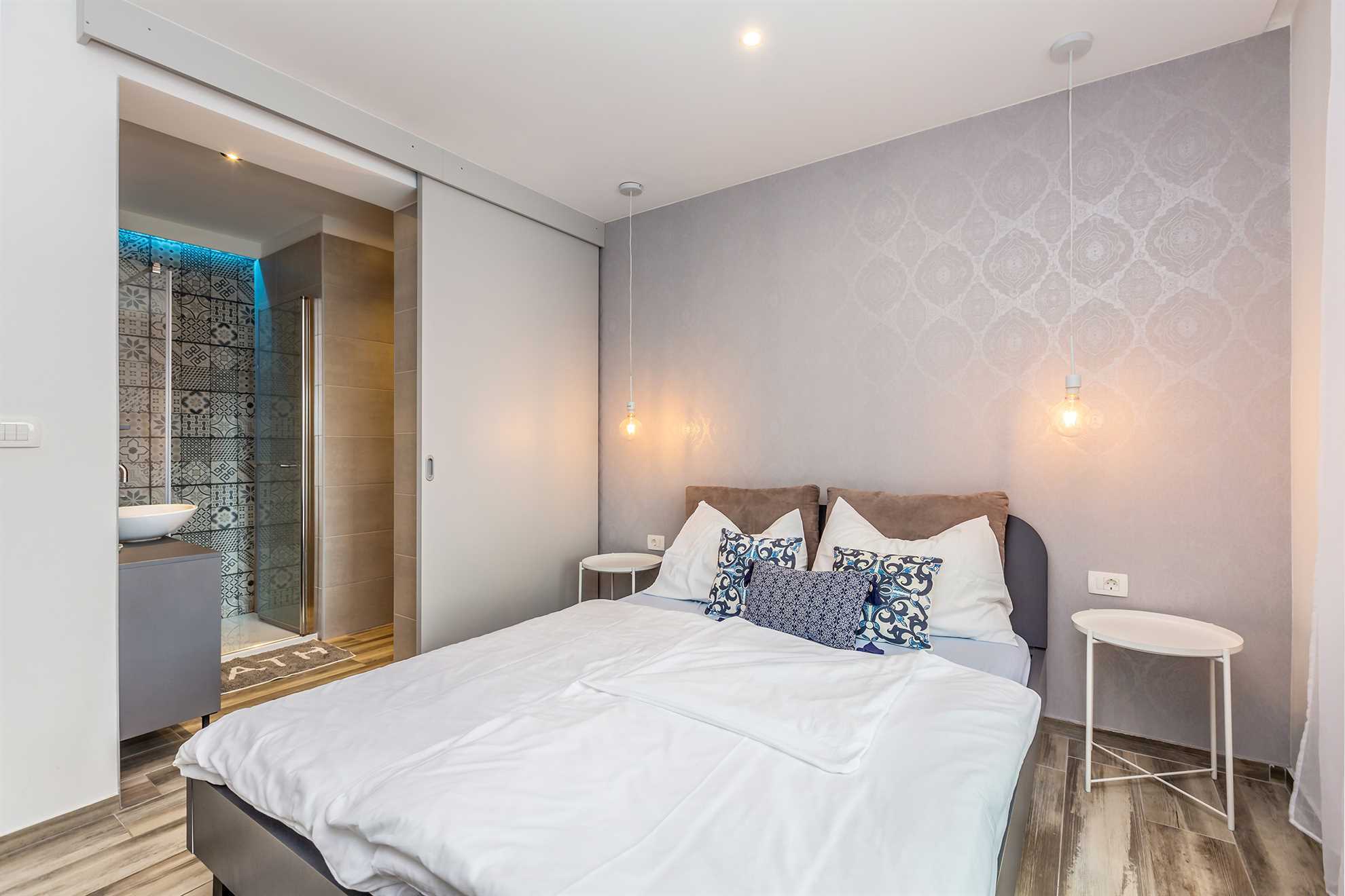 Beautiful holiday house ELEGANCE with heated pool