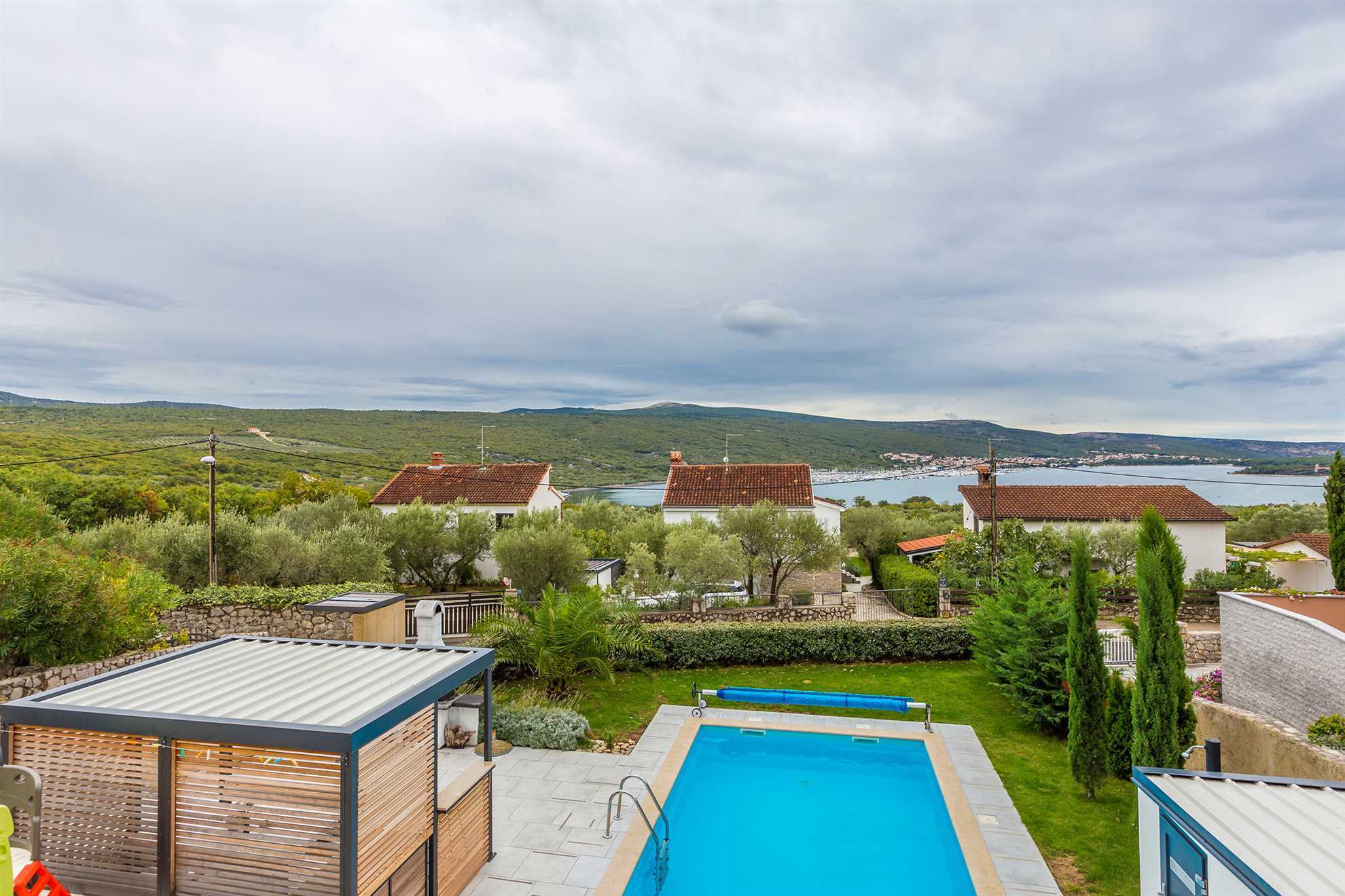 Beautiful holiday house ELEGANCE with heated pool