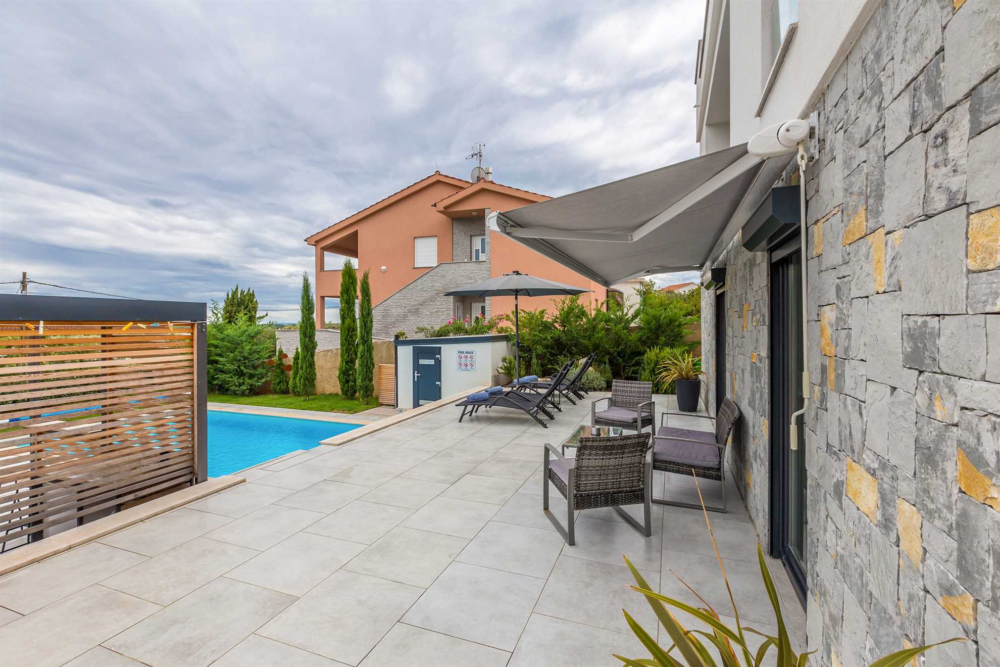 Beautiful holiday house ELEGANCE with heated pool