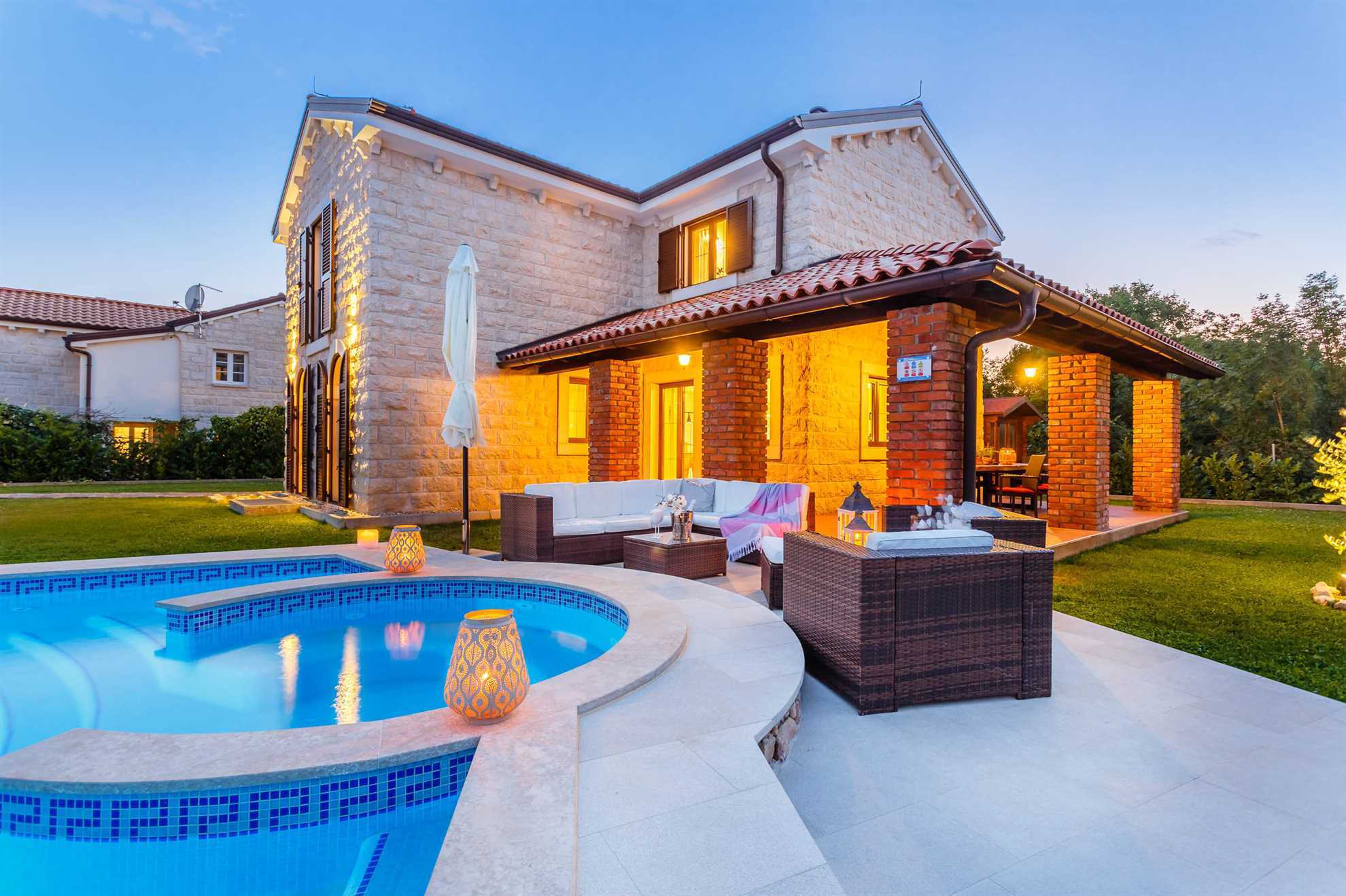 Villa KAMENICA con piscina esterna e interna e sauna