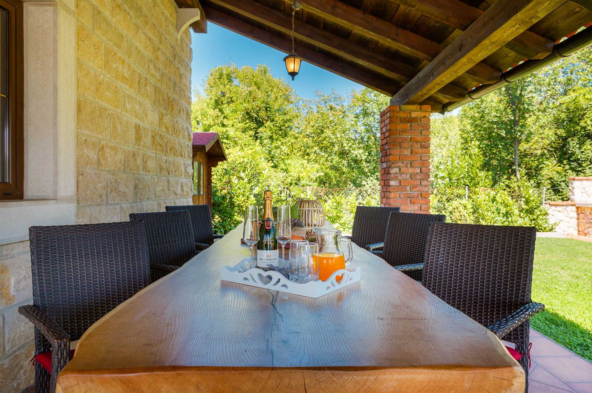 Villa KAMENICA con piscina esterna e interna e sauna