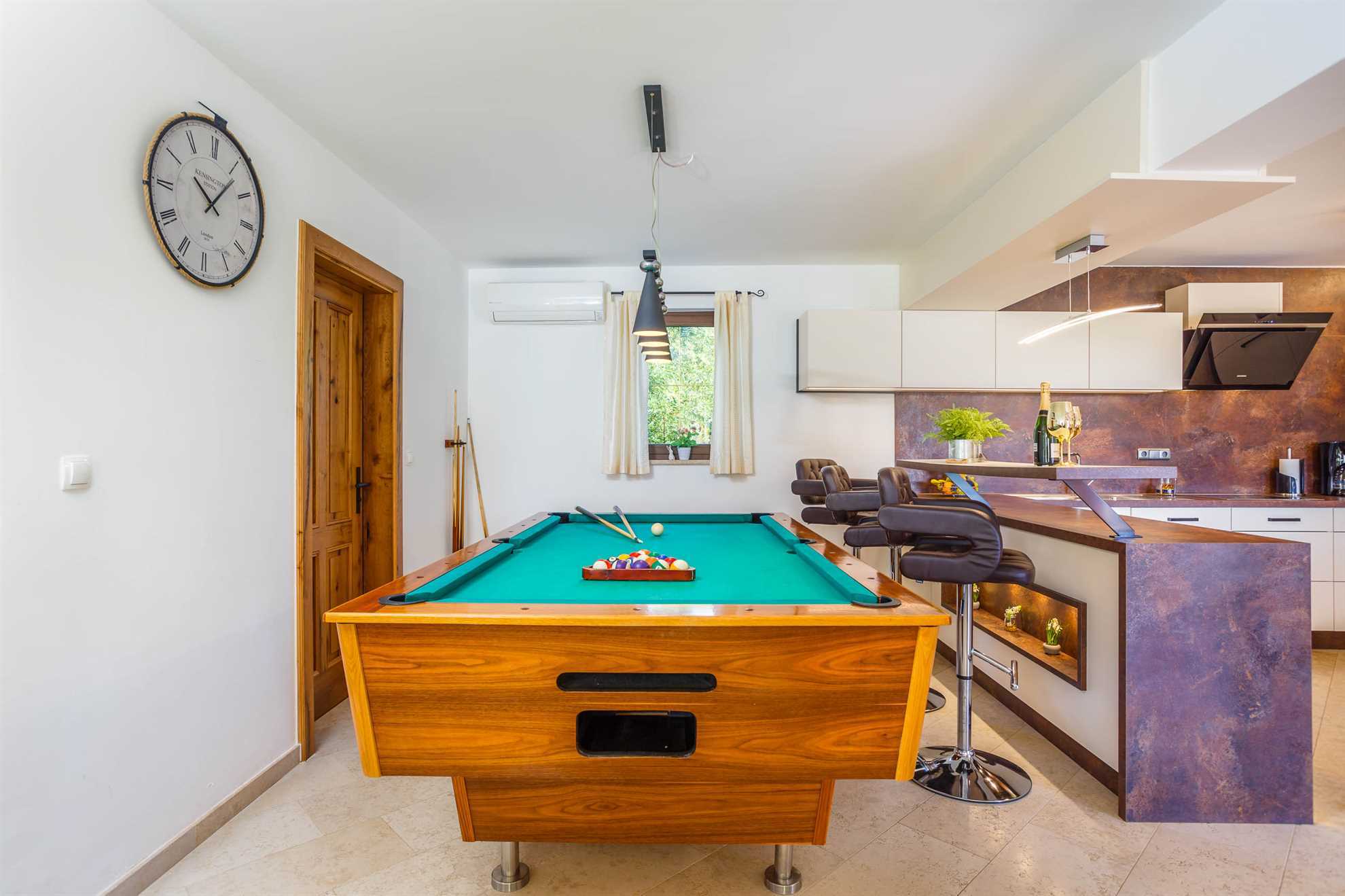 Villa KAMENICA con piscina esterna e interna e sauna