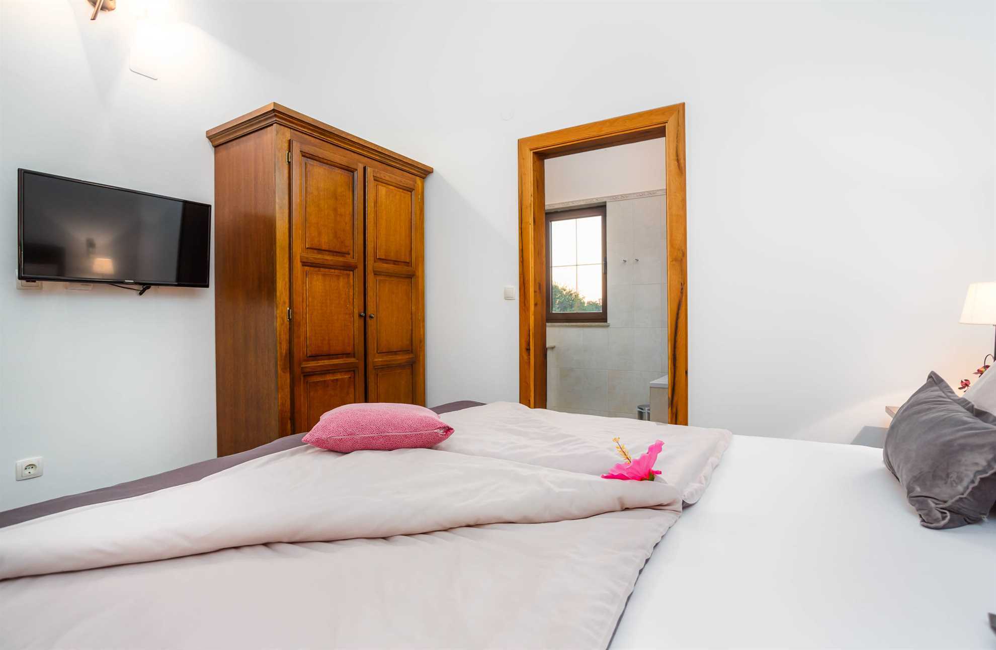 Villa KAMENICA con piscina esterna e interna e sauna