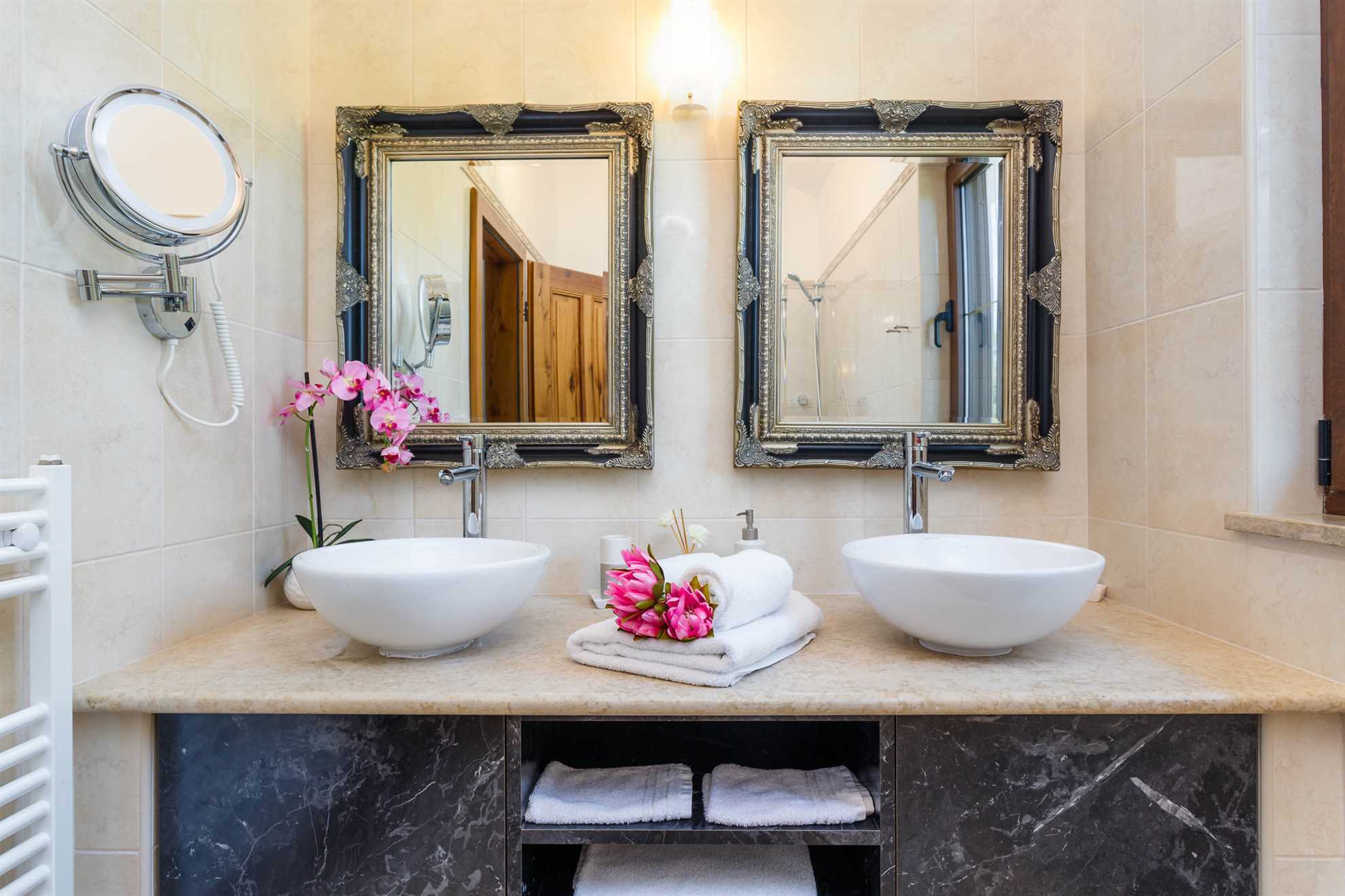 Villa KAMENICA con piscina esterna e interna e sauna