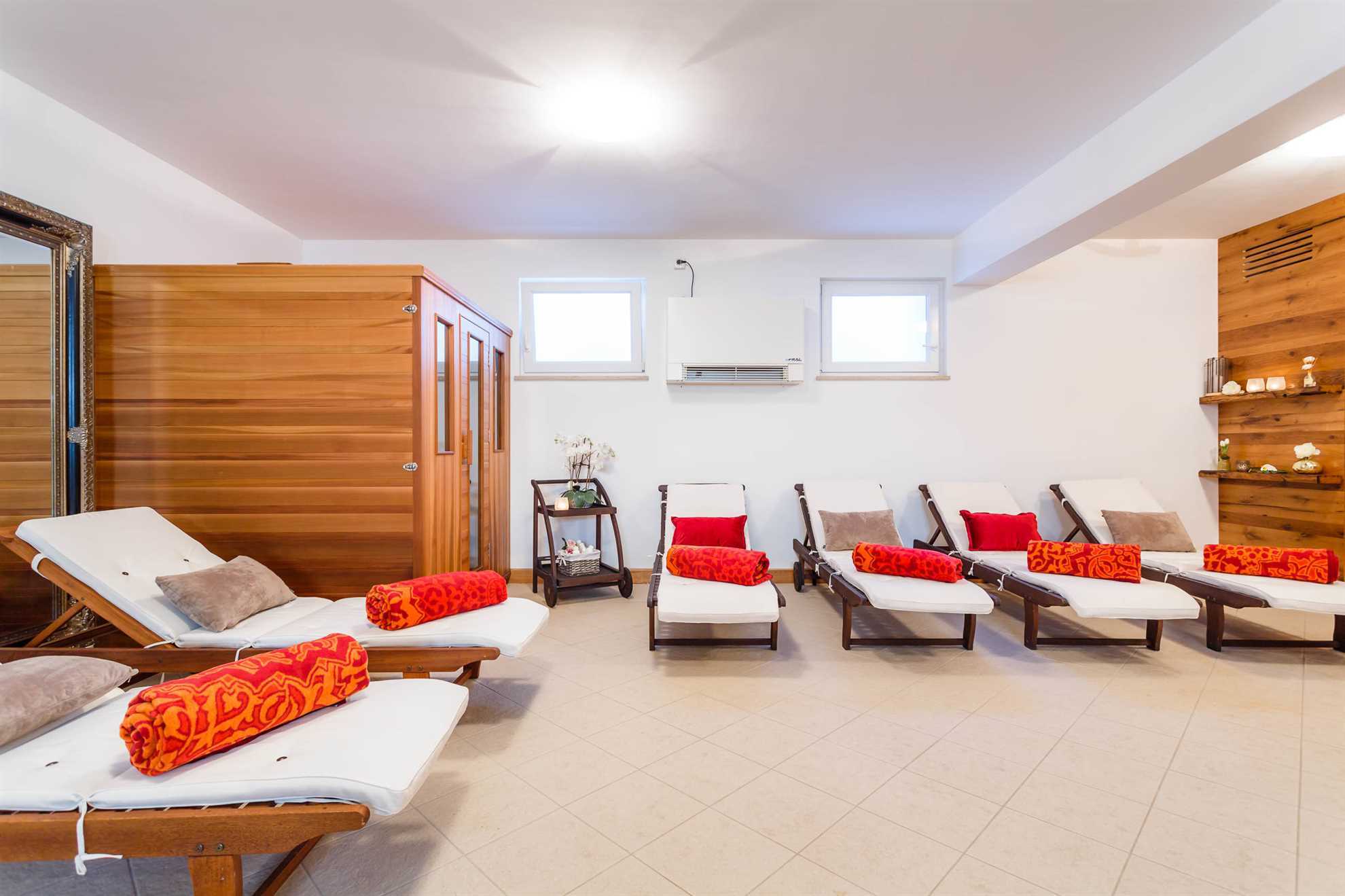 Villa KAMENICA con piscina esterna e interna e sauna