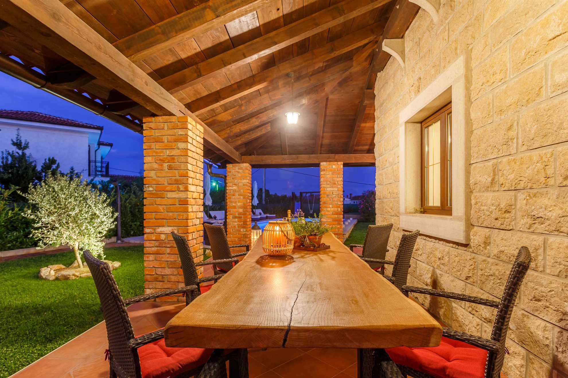 Villa KAMENICA con piscina esterna e interna e sauna