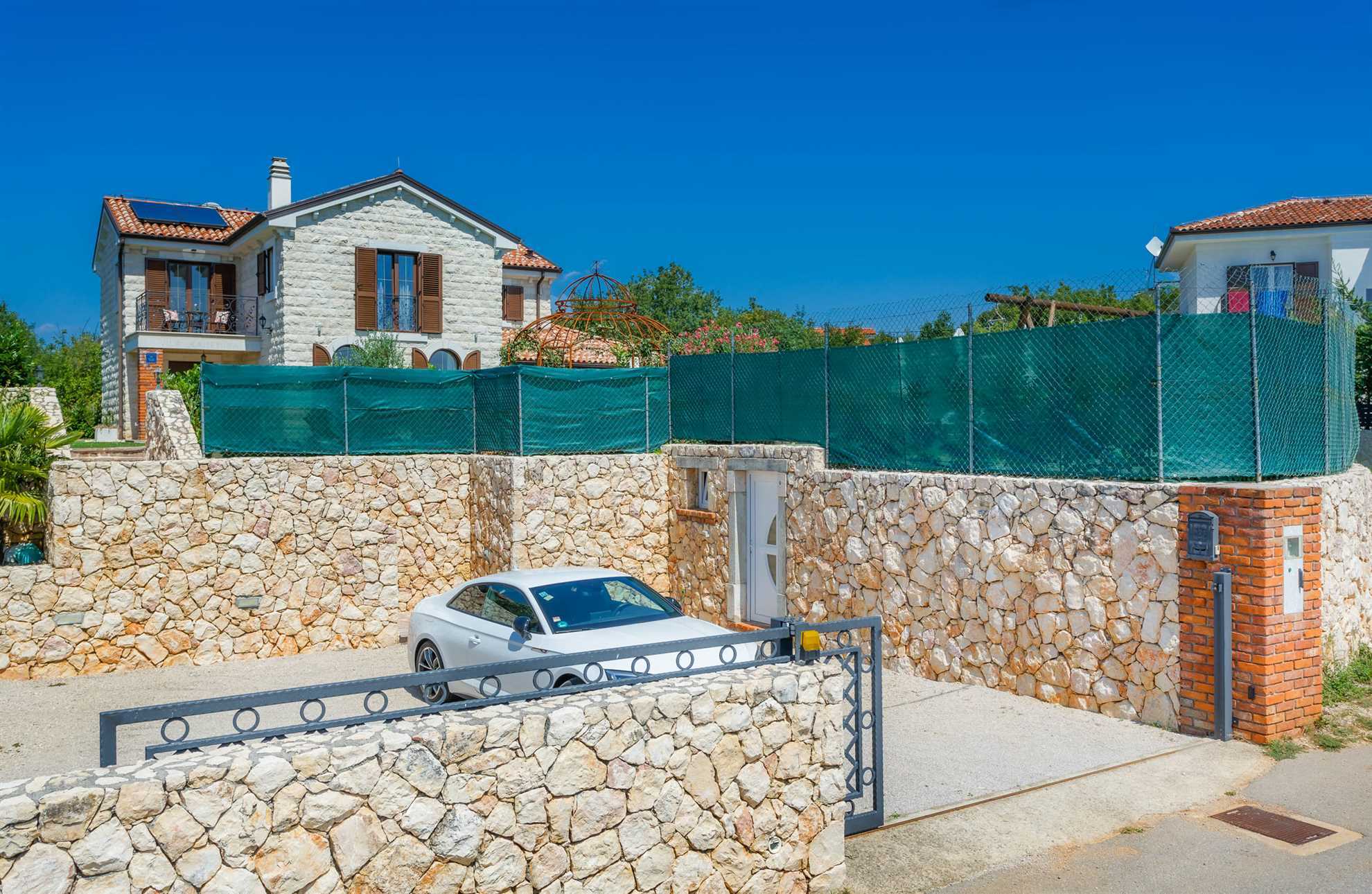 Villa KAMENICA con piscina esterna e interna e sauna