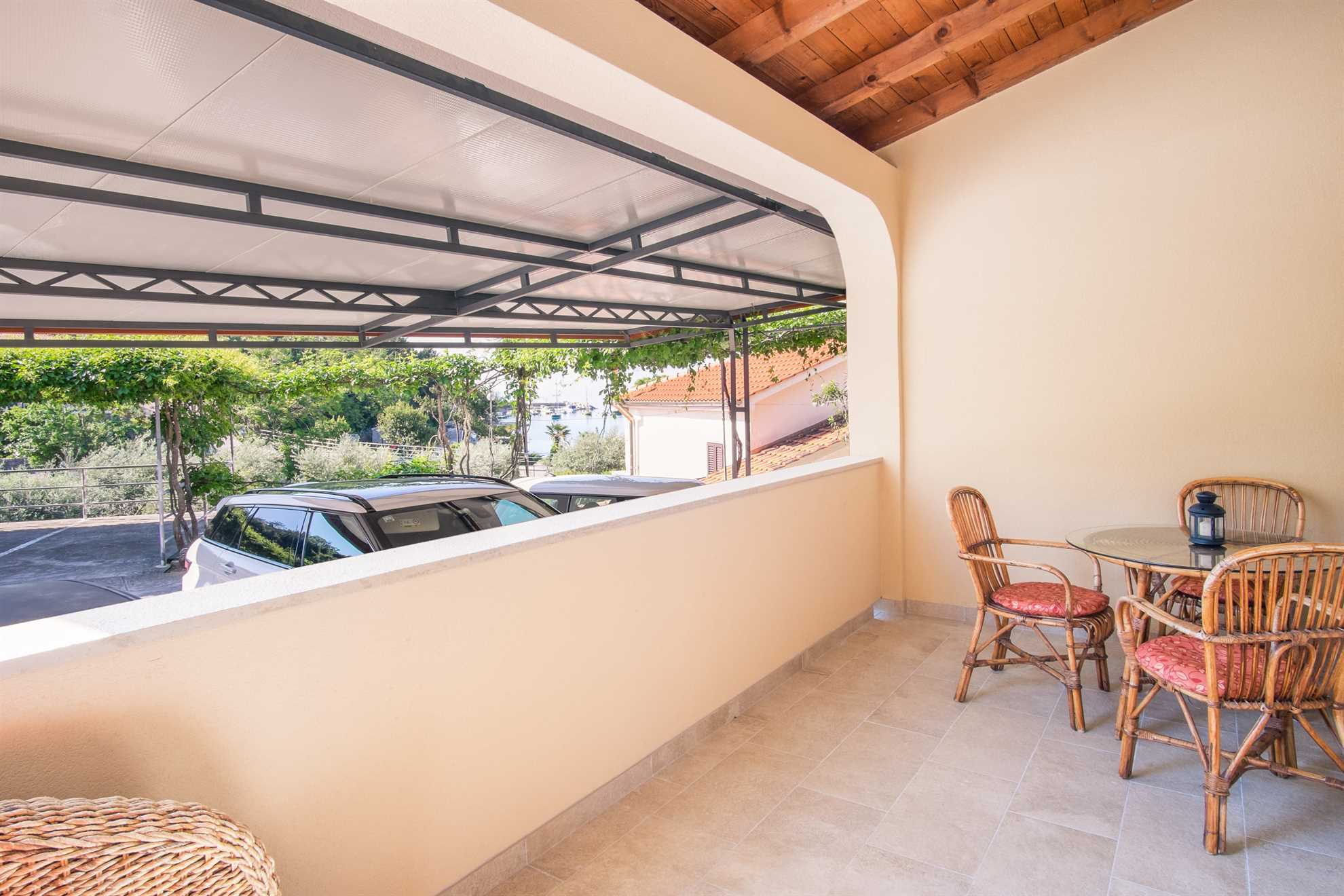 Studio apartment IVA with terrace