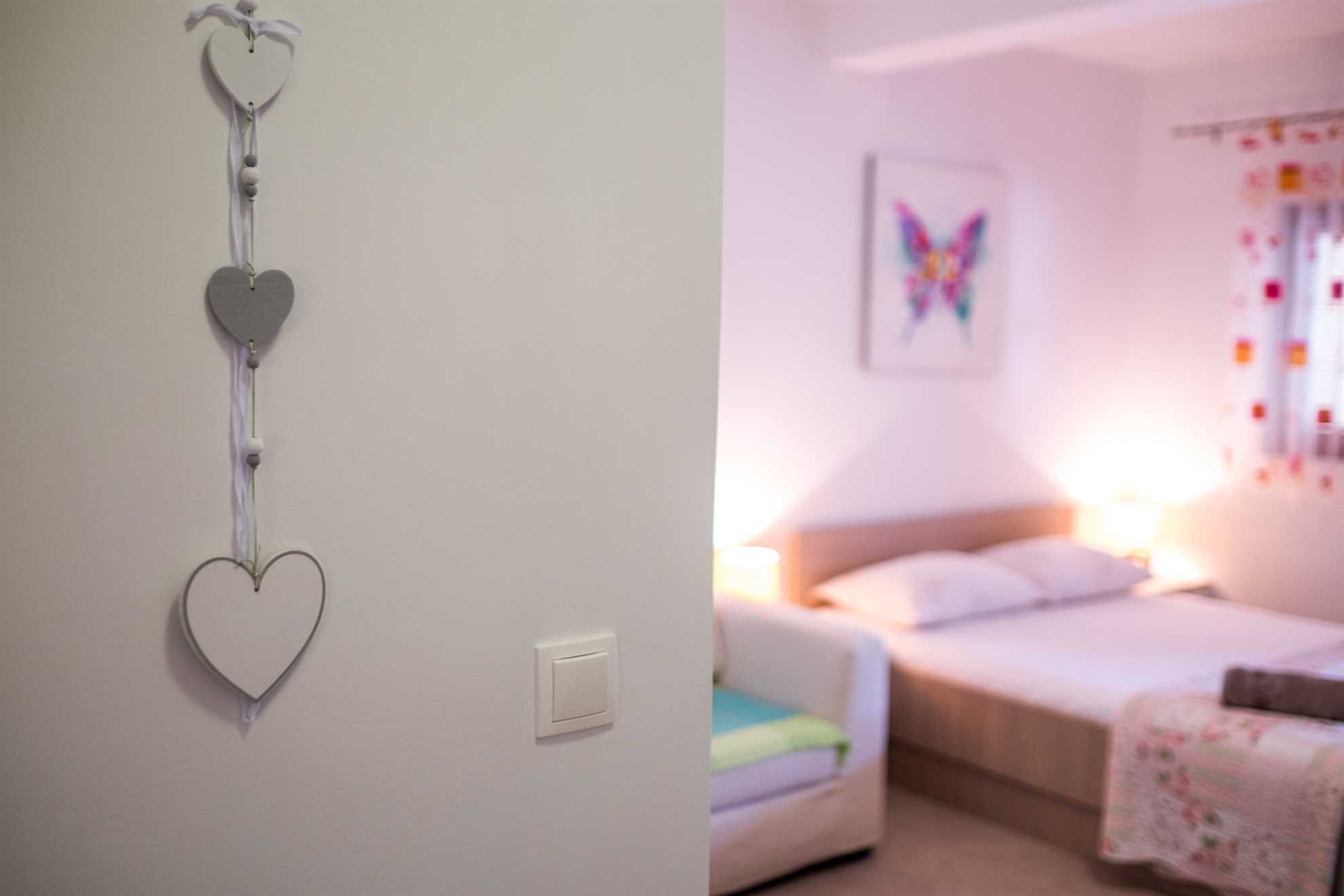 Studio apartment IVA with terrace