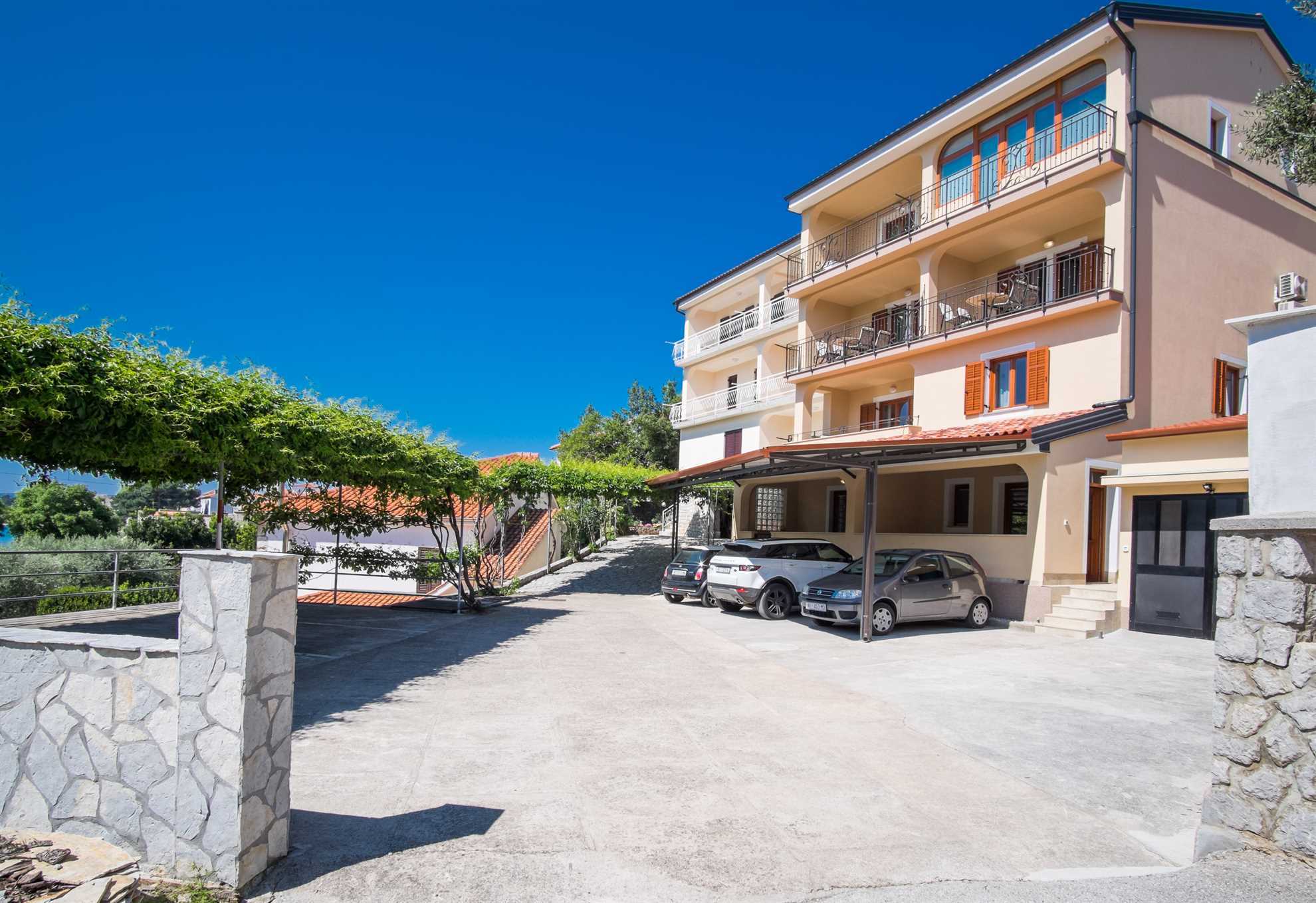 Studio apartment IVA with terrace