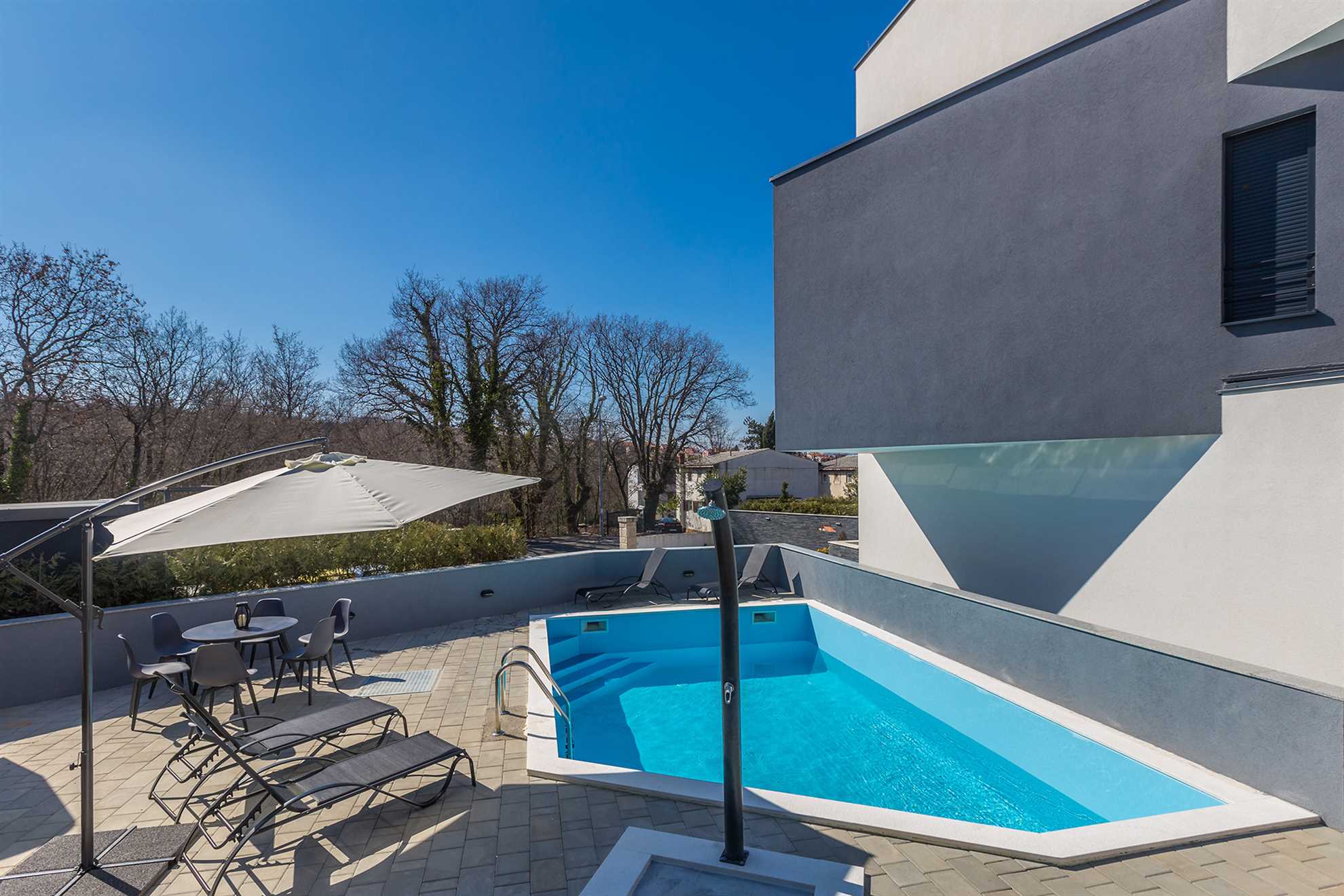 Apartment LAGANINI II with shared pool