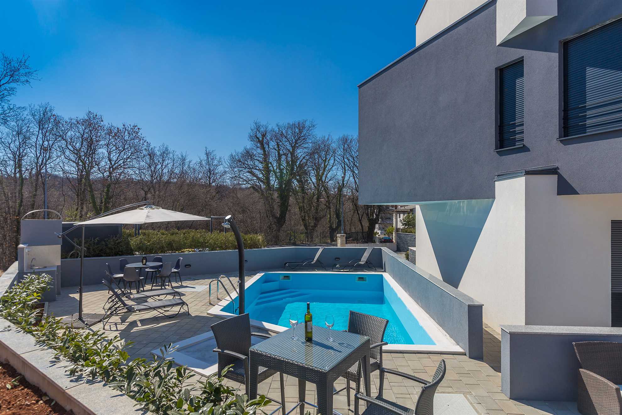 Apartment LAGANINI II with shared pool