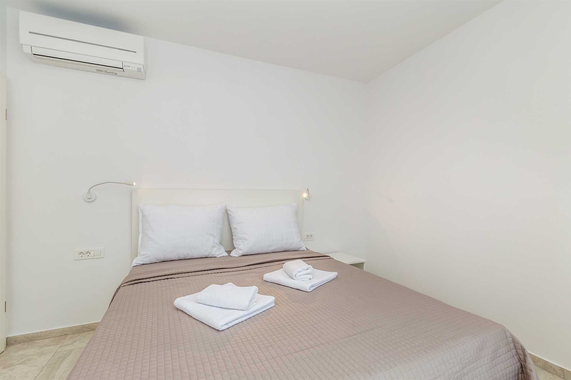 Apartment LAGANINI II with shared pool