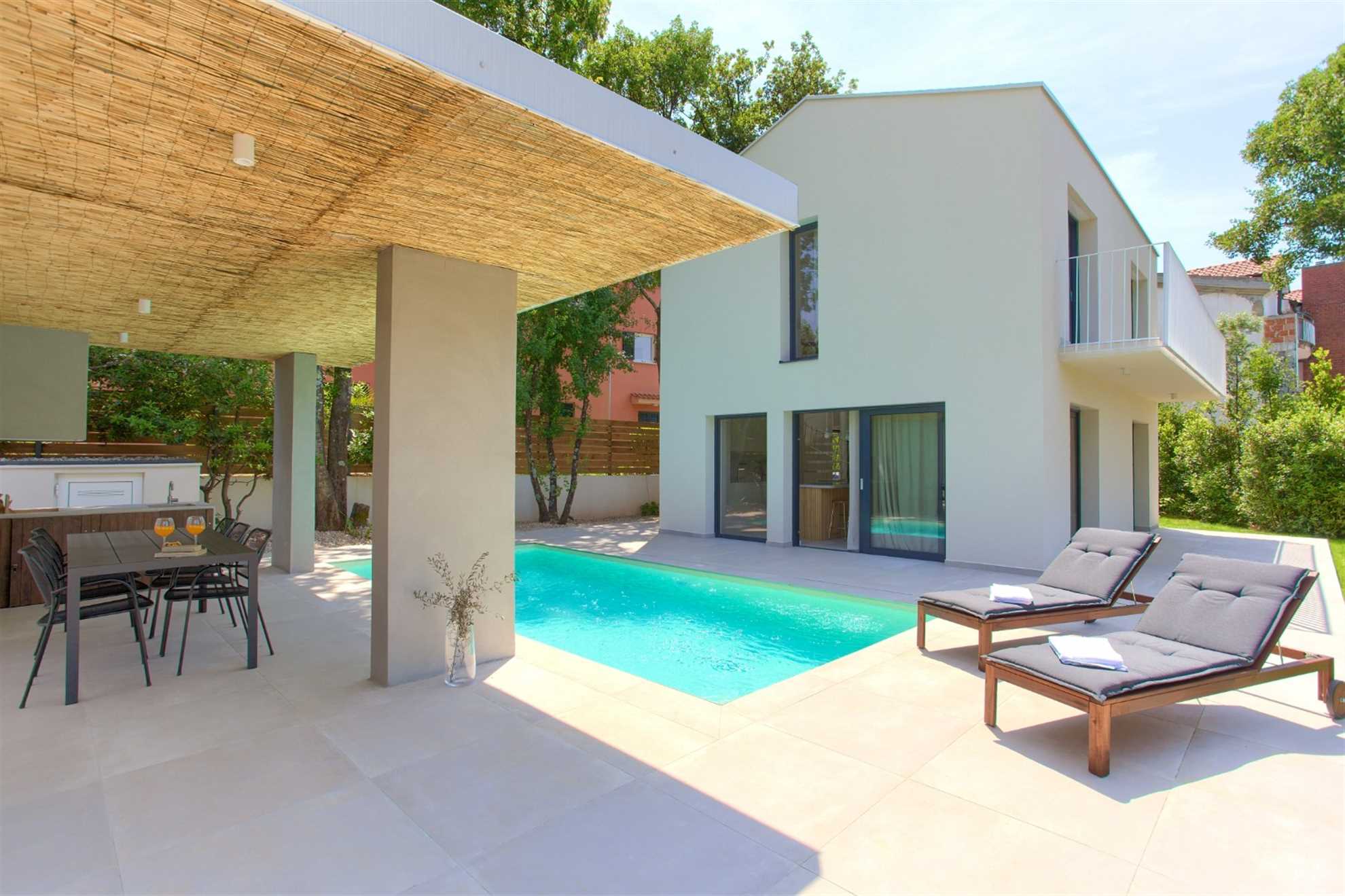 Beautiful holiday house MALA with heated pool