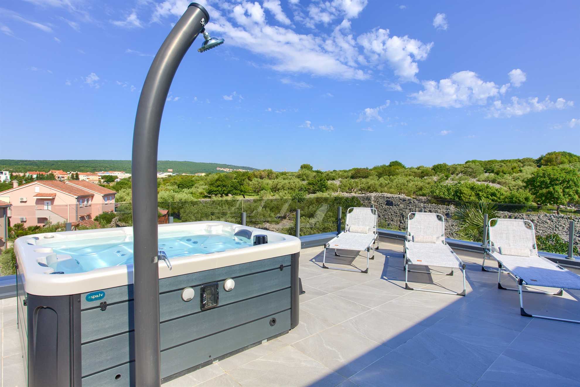 Apartment JOY with sea view and hot tub