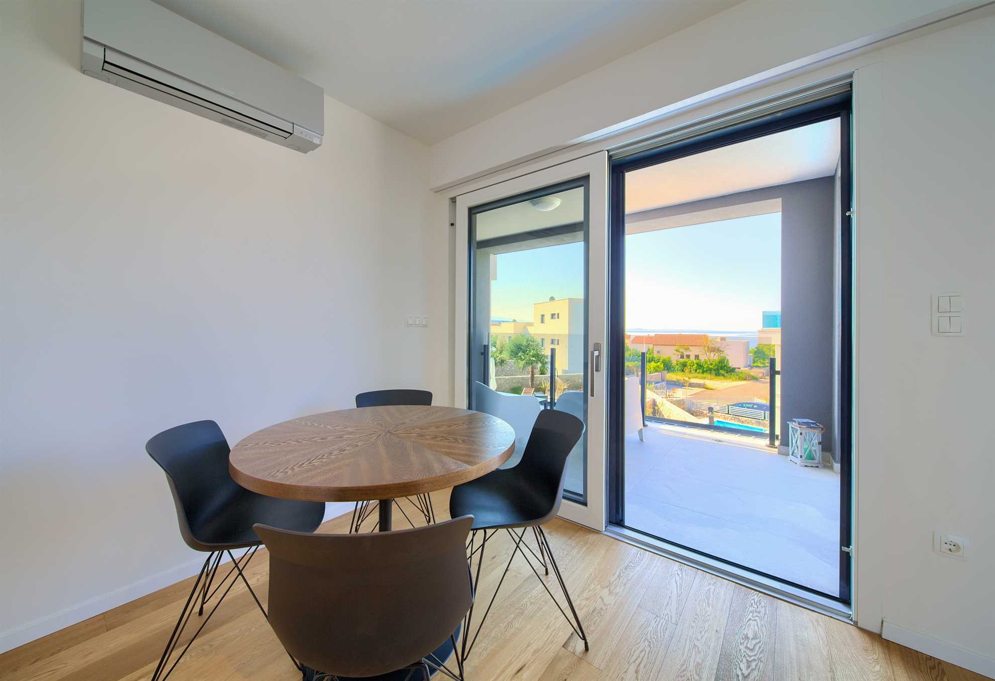 Apartment JOY with sea view and hot tub