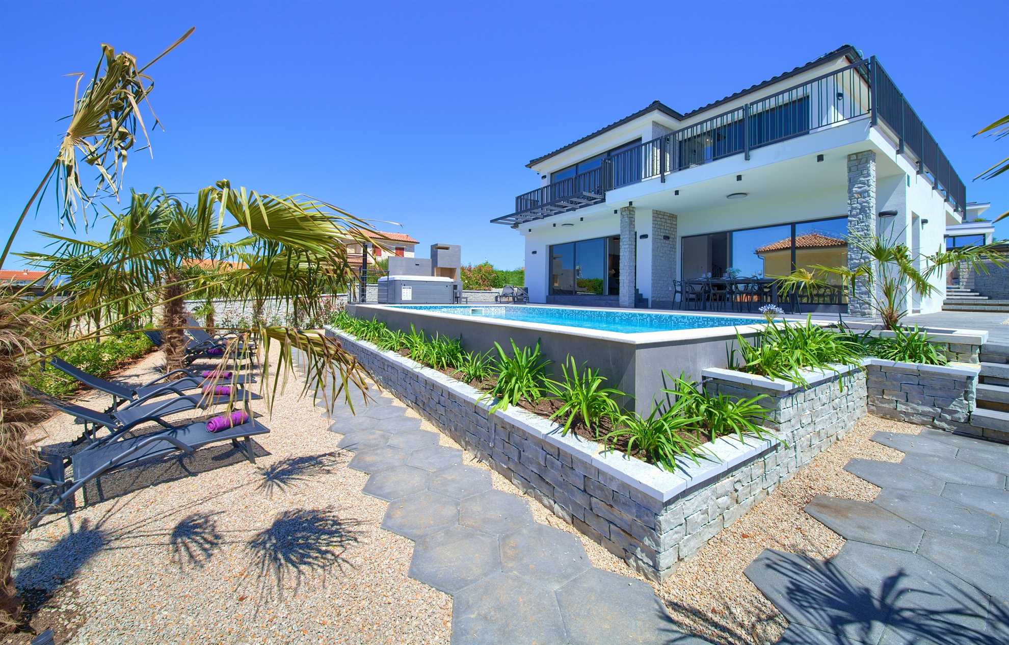 Lussuosa villa Lucija con piscina riscaldata