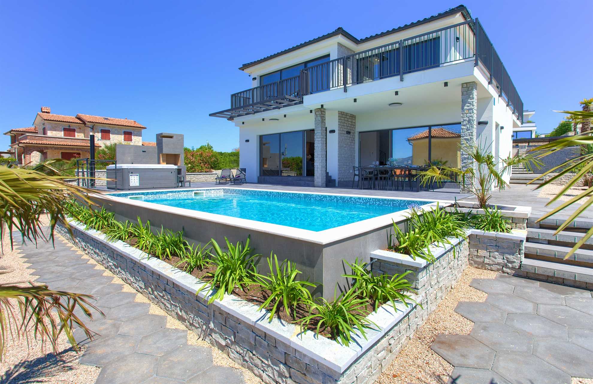 Lussuosa villa Lucija con piscina riscaldata