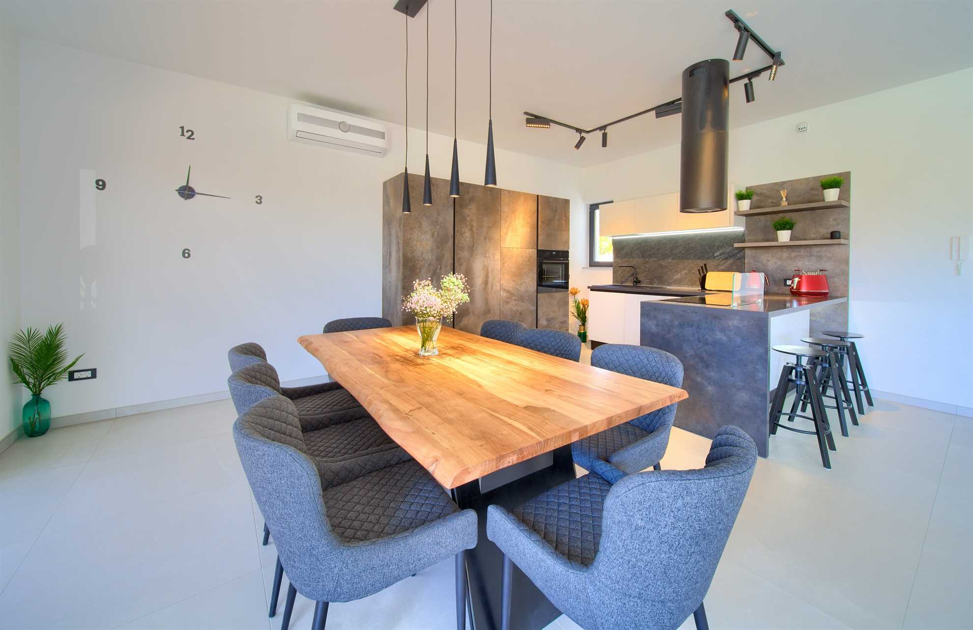 Lussuosa villa Lucija con piscina riscaldata