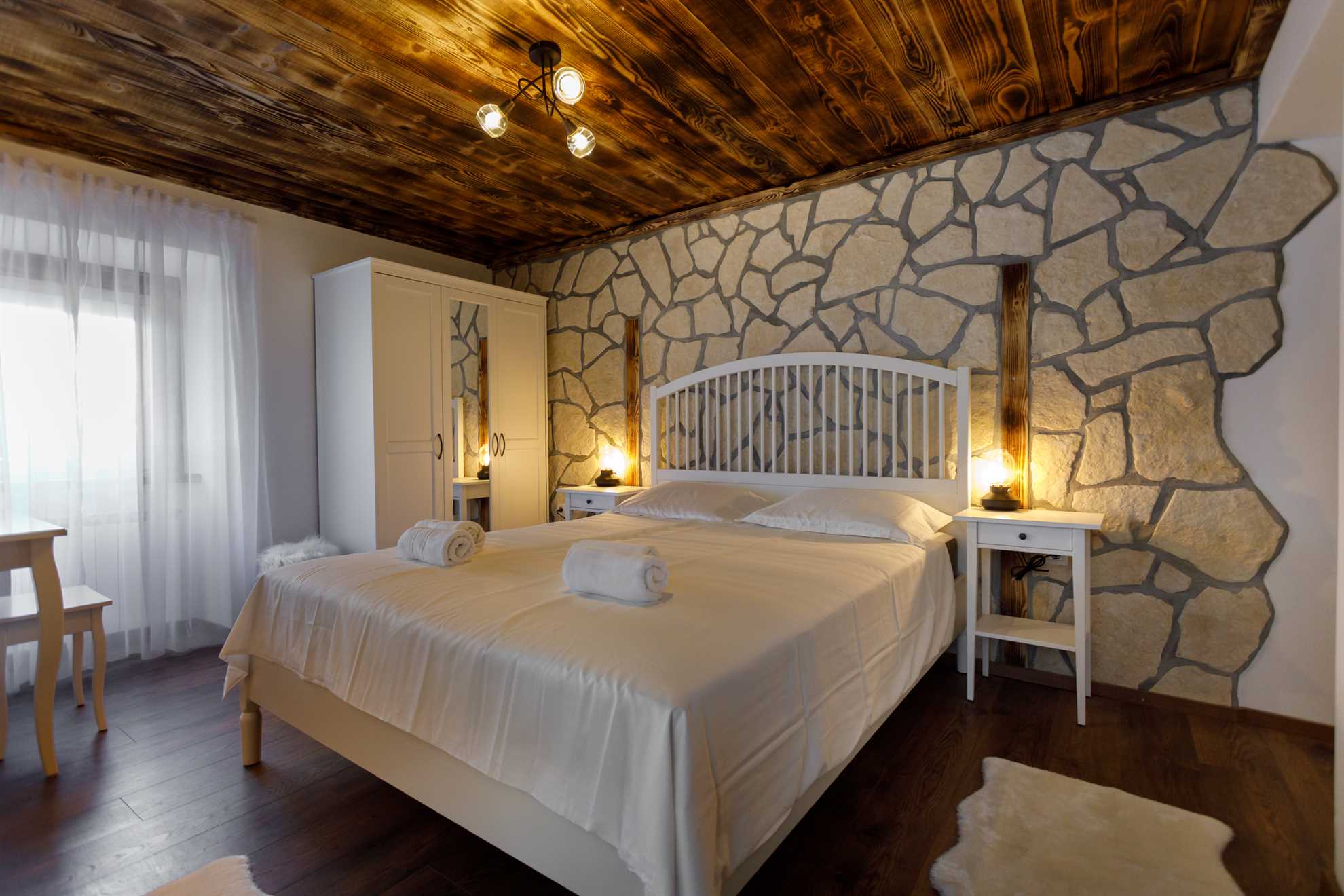 Rustic apartment EVELIN close to the beach