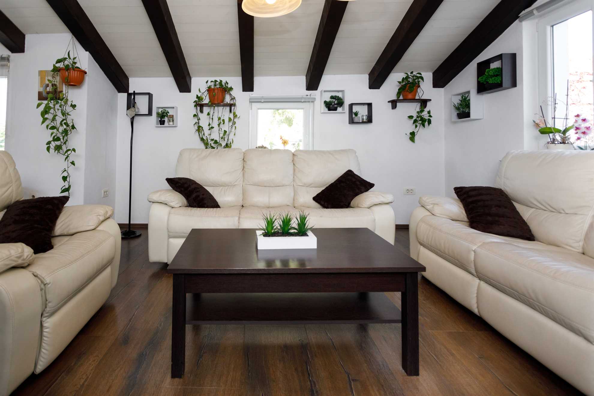 Rustic apartment EVELIN close to the beach