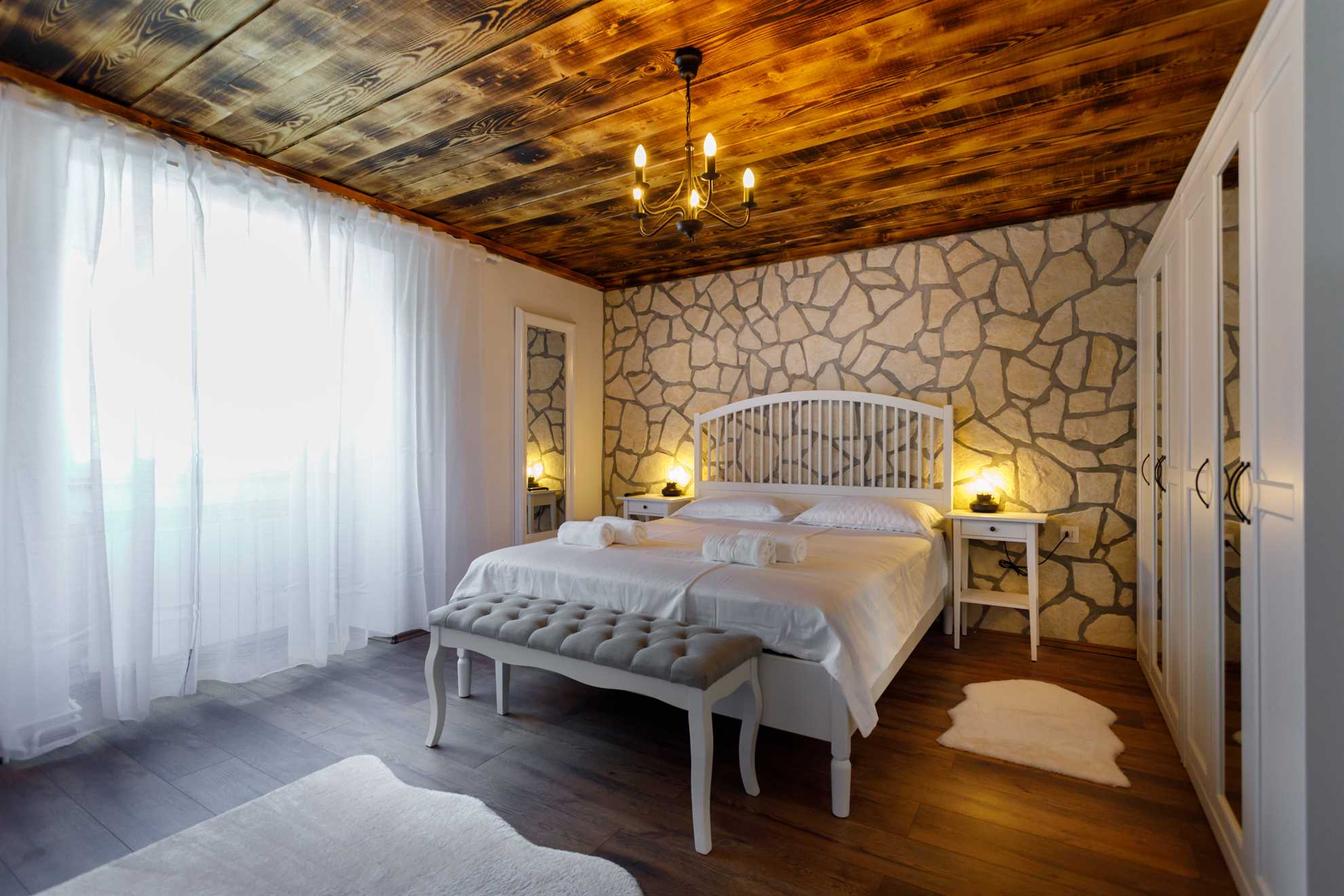 Rustic apartment EVELIN close to the beach