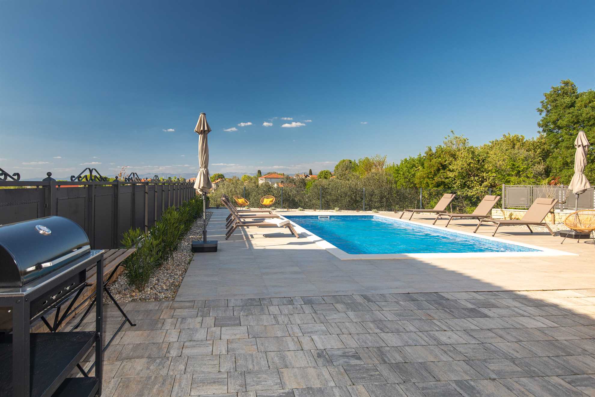 Villa OLIVE OCEAN mit Pool und Meerblick