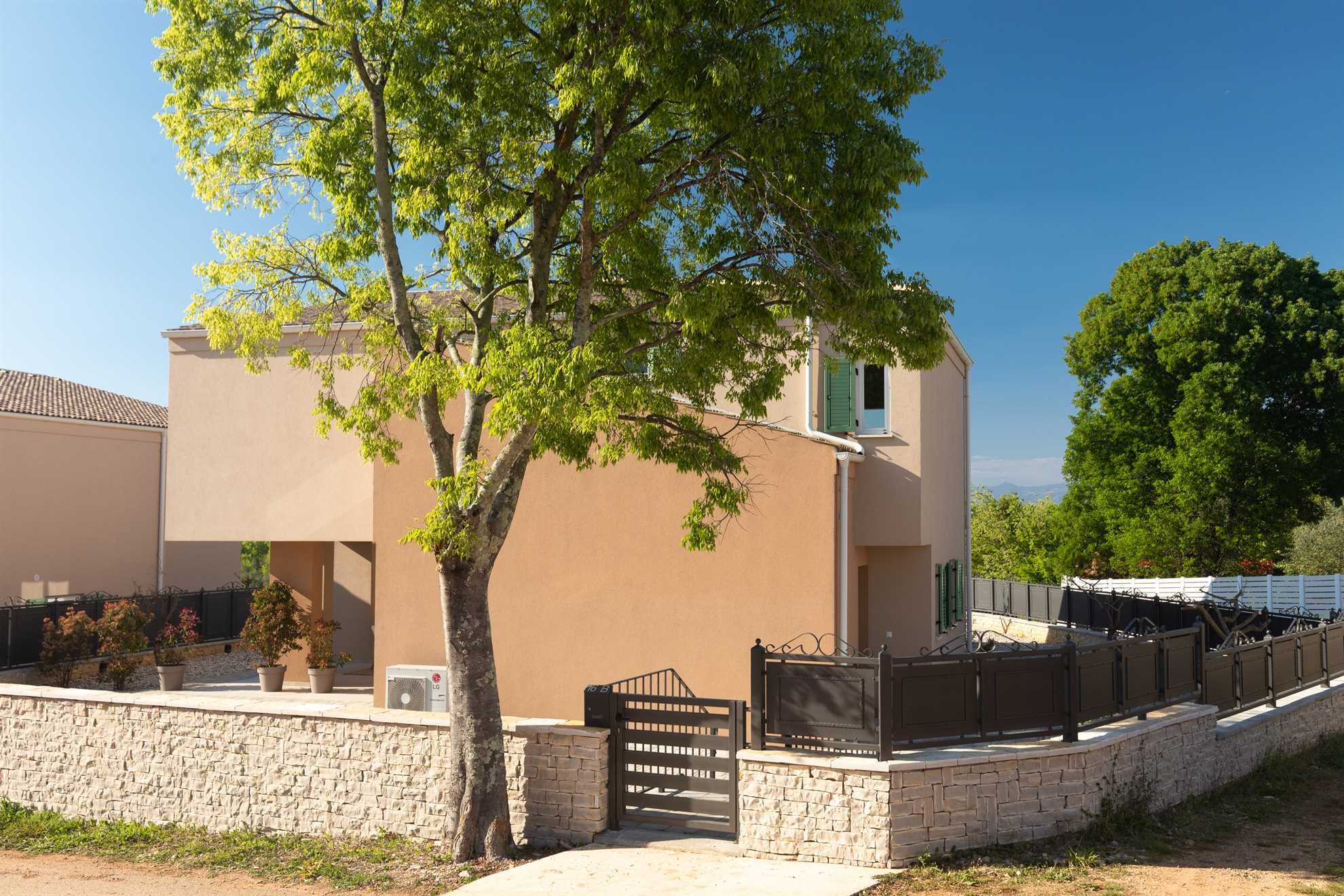 Villa OLIVE OCEAN mit Pool und Meerblick