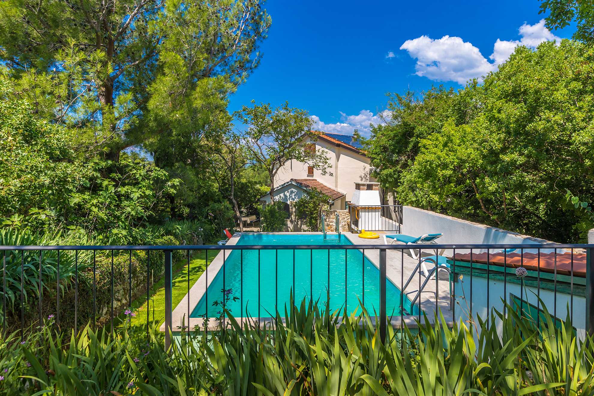 Kuća za odmor DUNJA sa privatnim bazenom