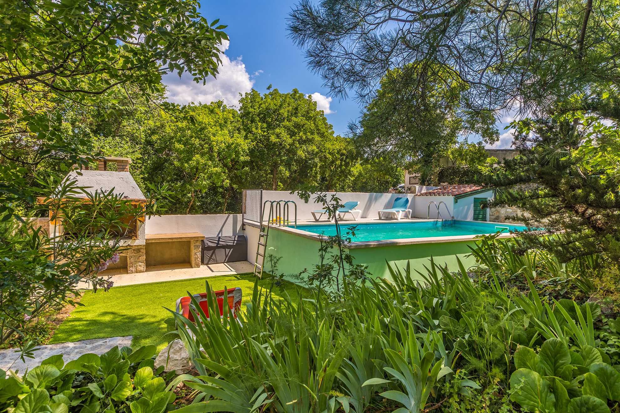 Kuća za odmor DUNJA sa privatnim bazenom