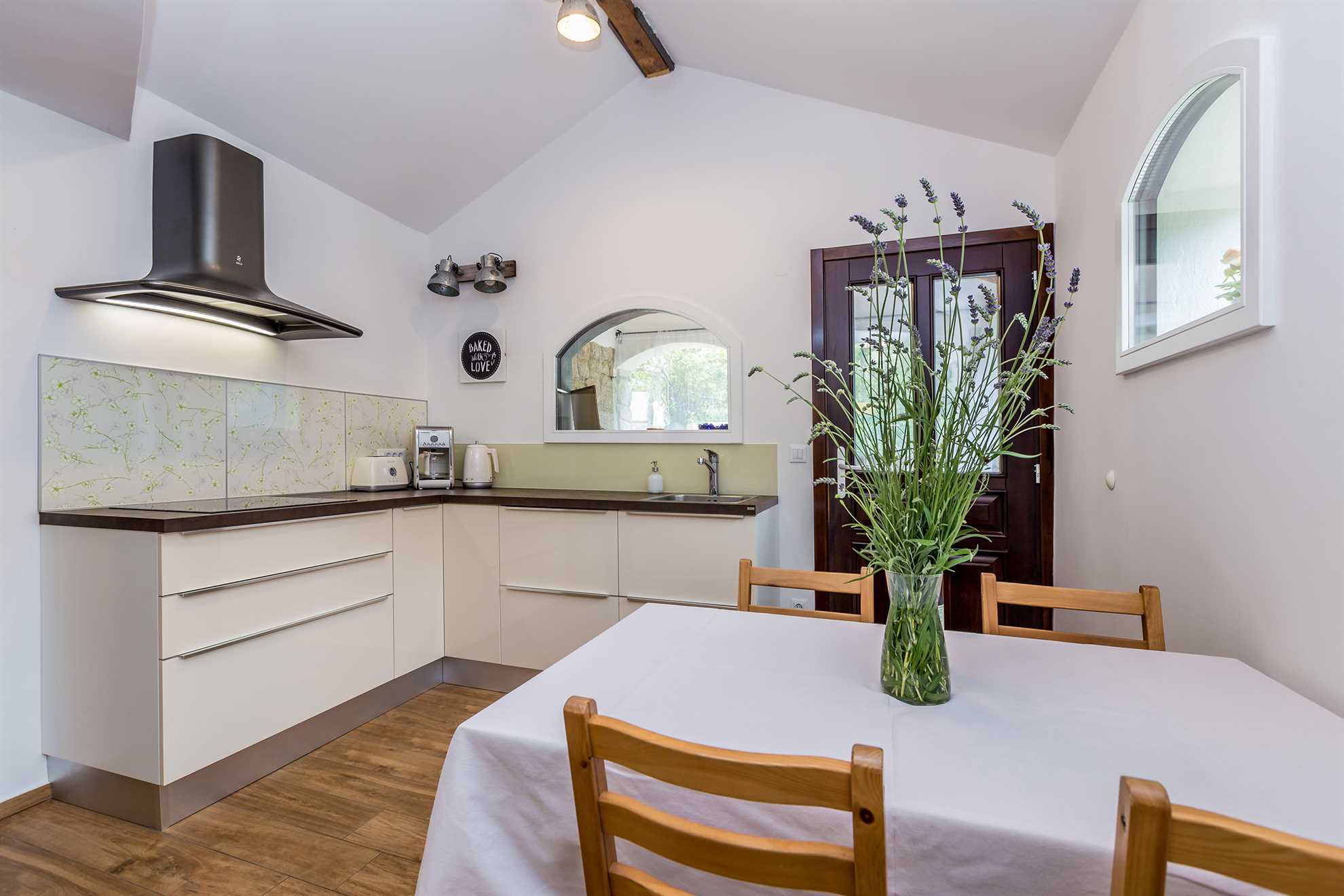 Kuća za odmor DUNJA sa privatnim bazenom