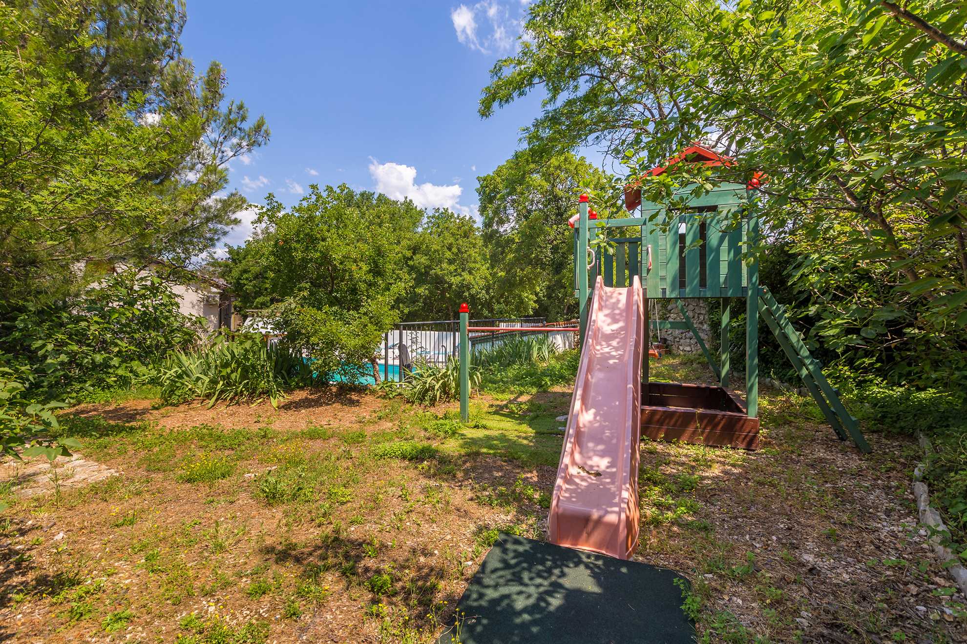 Kuća za odmor DUNJA sa privatnim bazenom