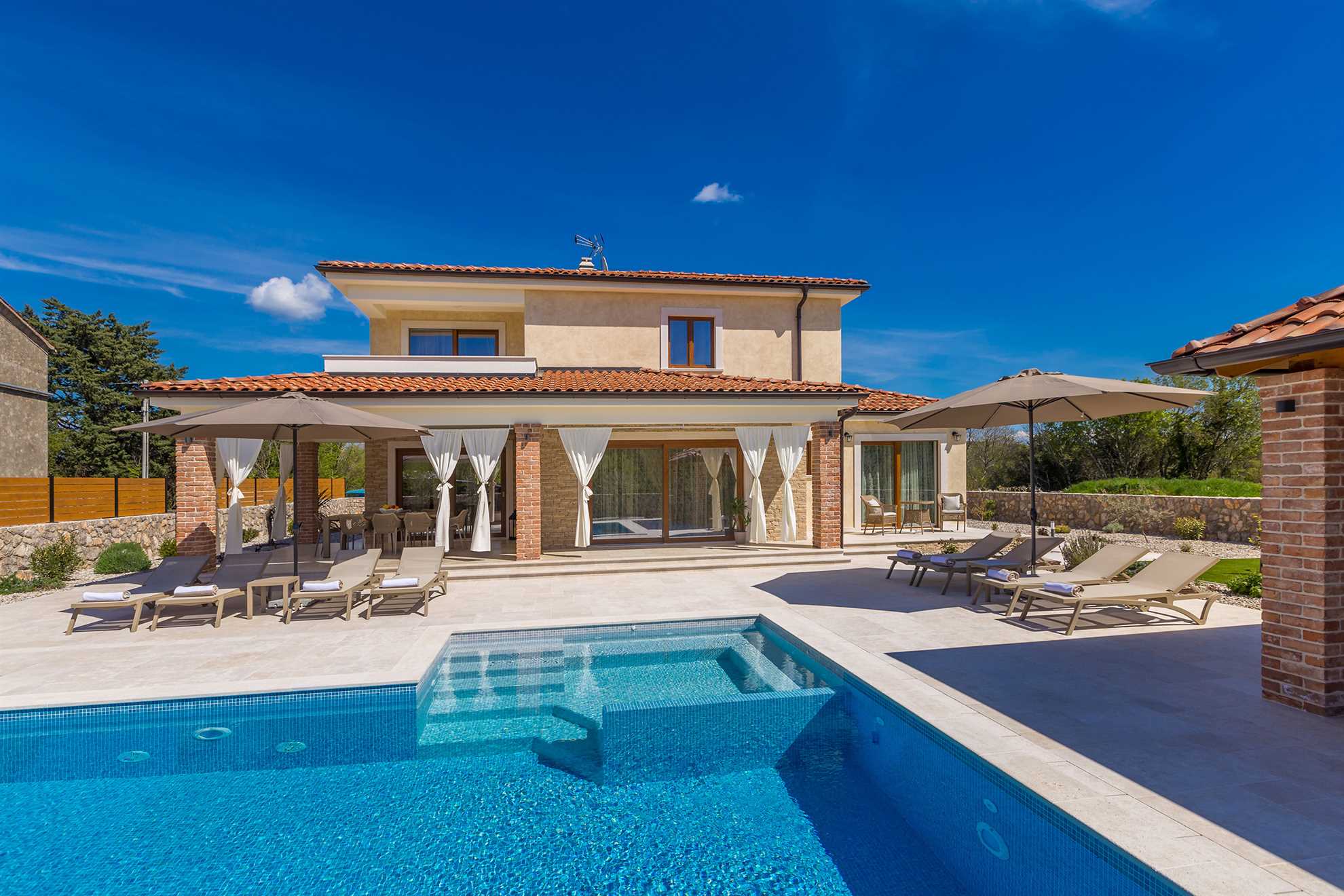 Villa QUERCUS s grijanim bazenom