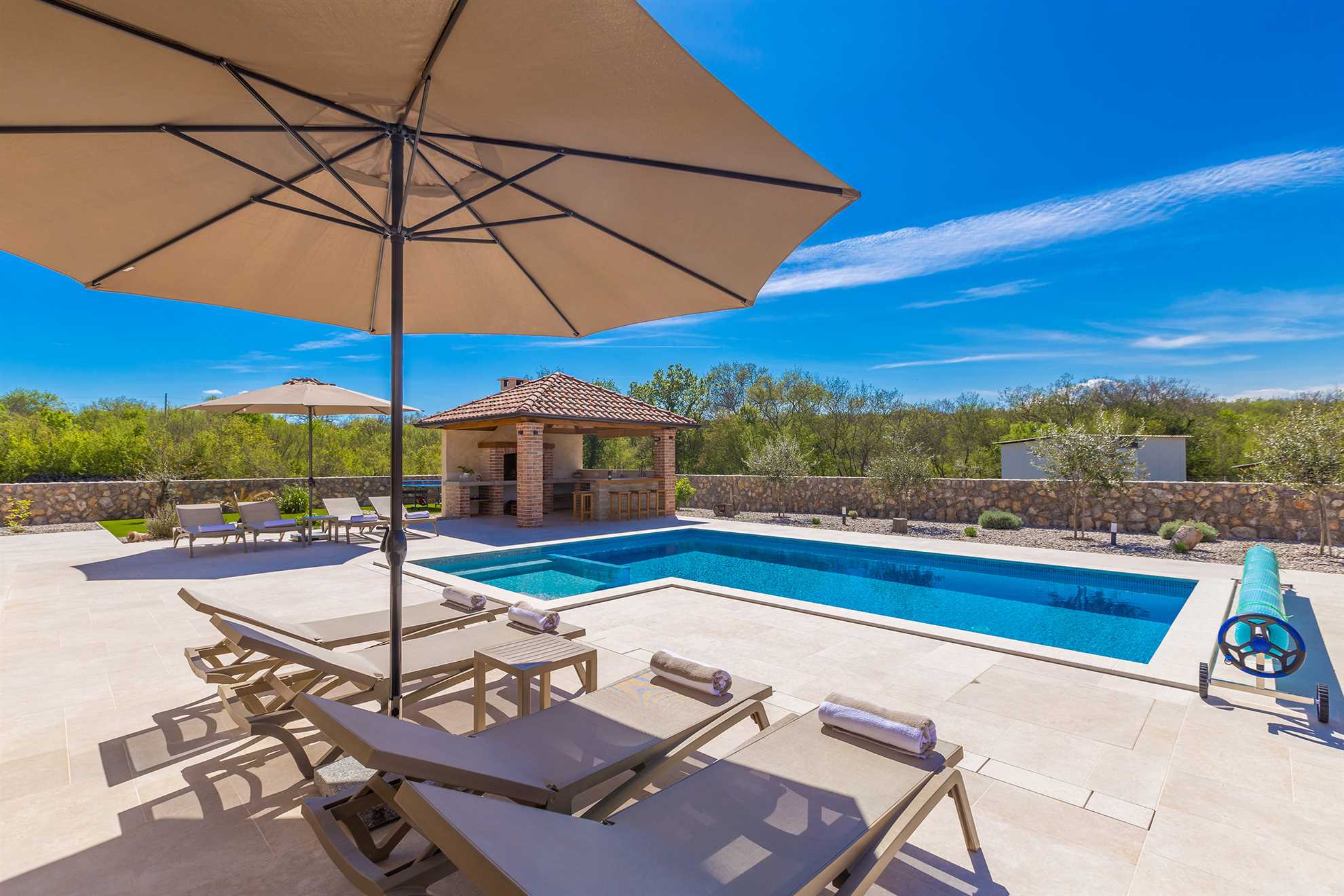 Villa QUERCUS s grijanim bazenom