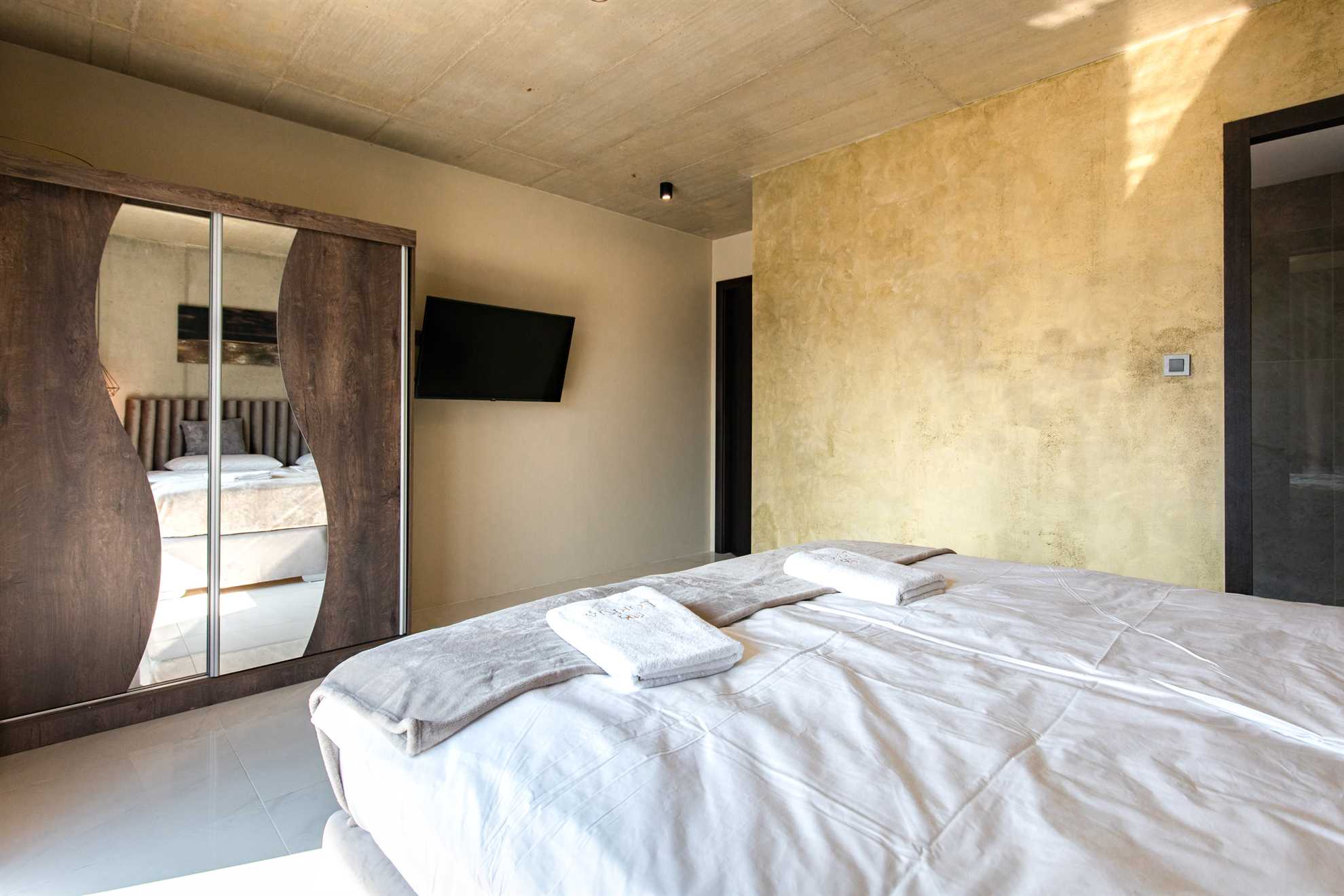 Luxusvilla LORKIA mit Sauna und Whirlpool