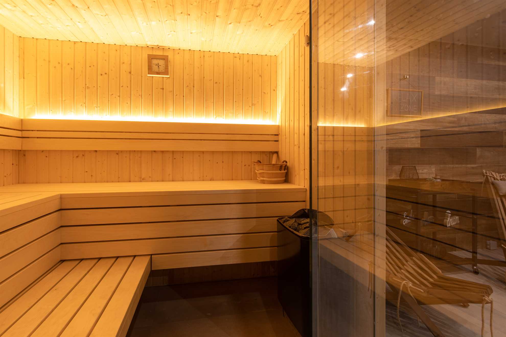 Luxusvilla LORKIA mit Sauna und Whirlpool
