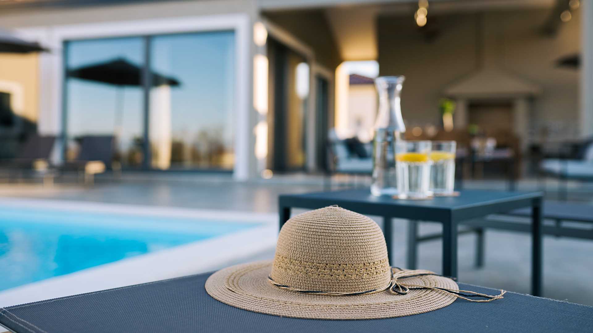 Villa Gardenia with pool and garden