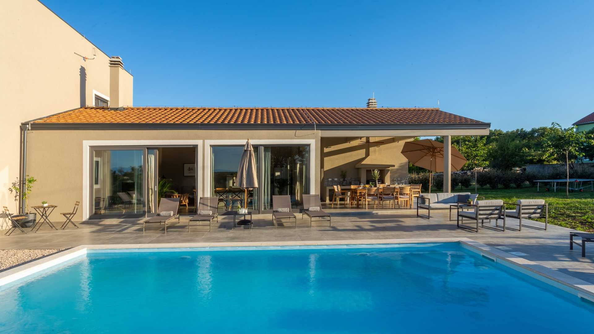 Villa Gardenia with pool and garden