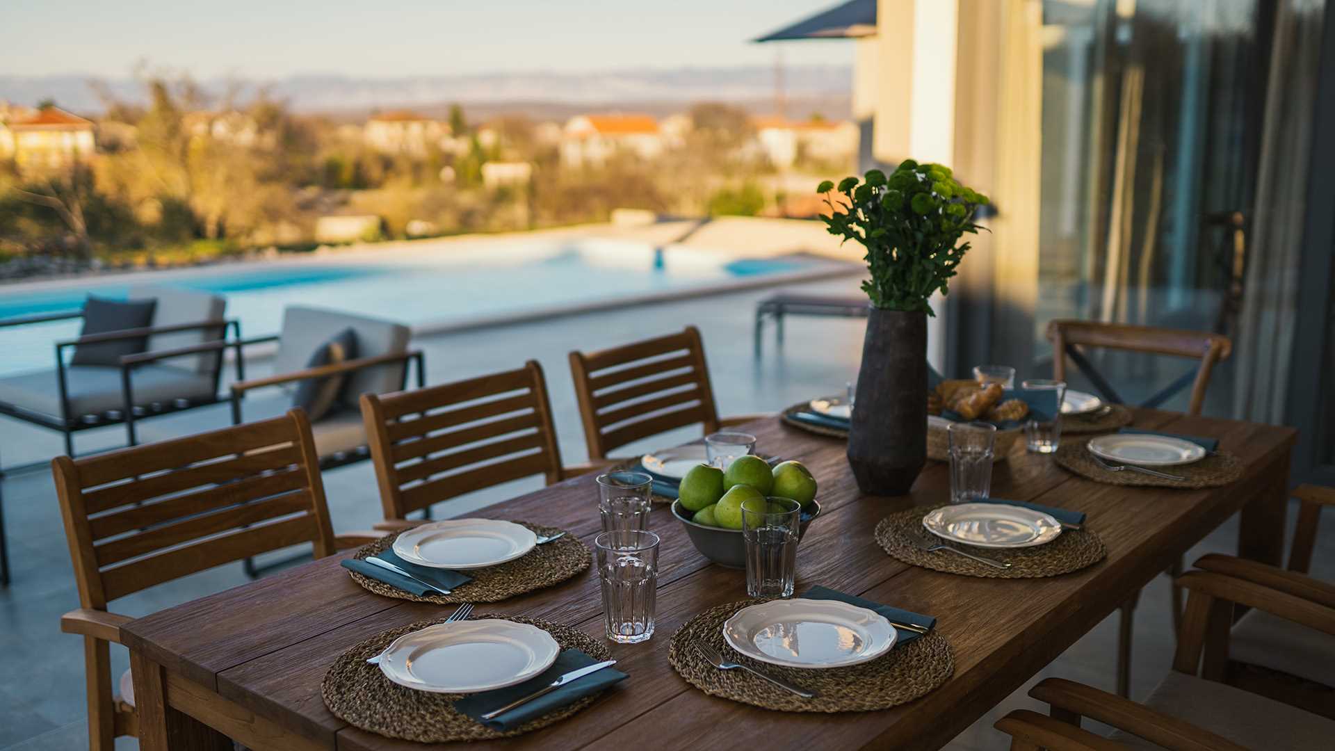 Villa Gardenia with pool and garden