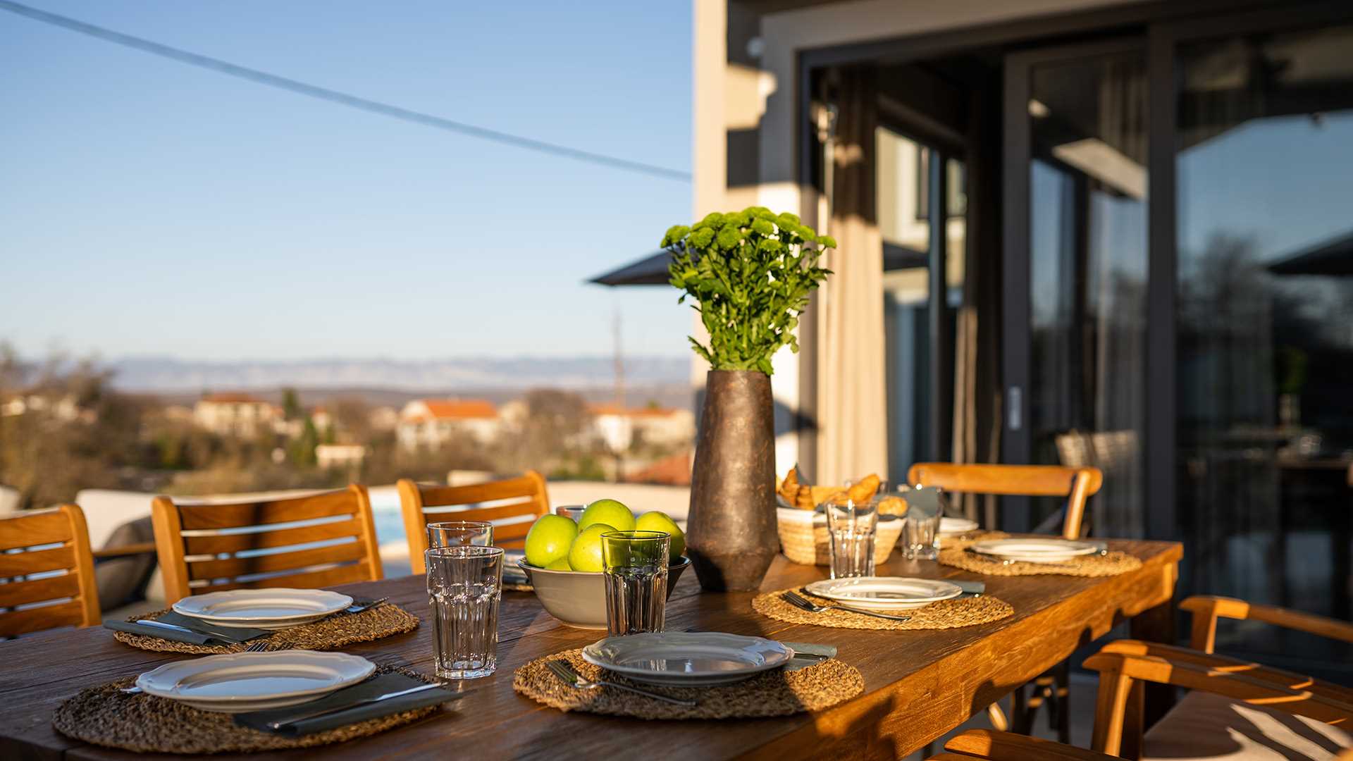 Villa Gardenia with pool and garden