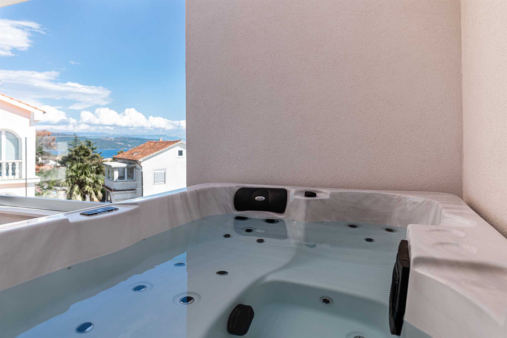 Appartamento KRK con jacuzzi