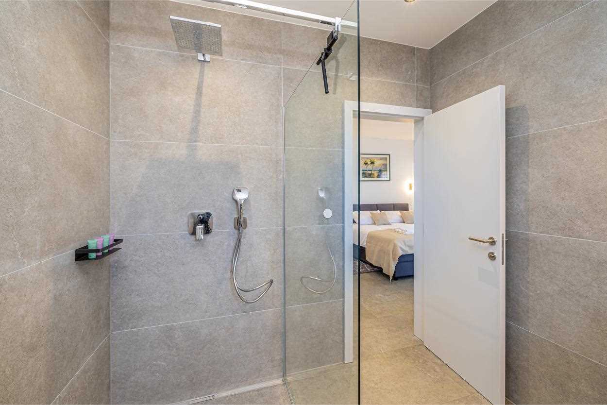 Kuća za odmor TARA & LANA I s grijanim bazenom