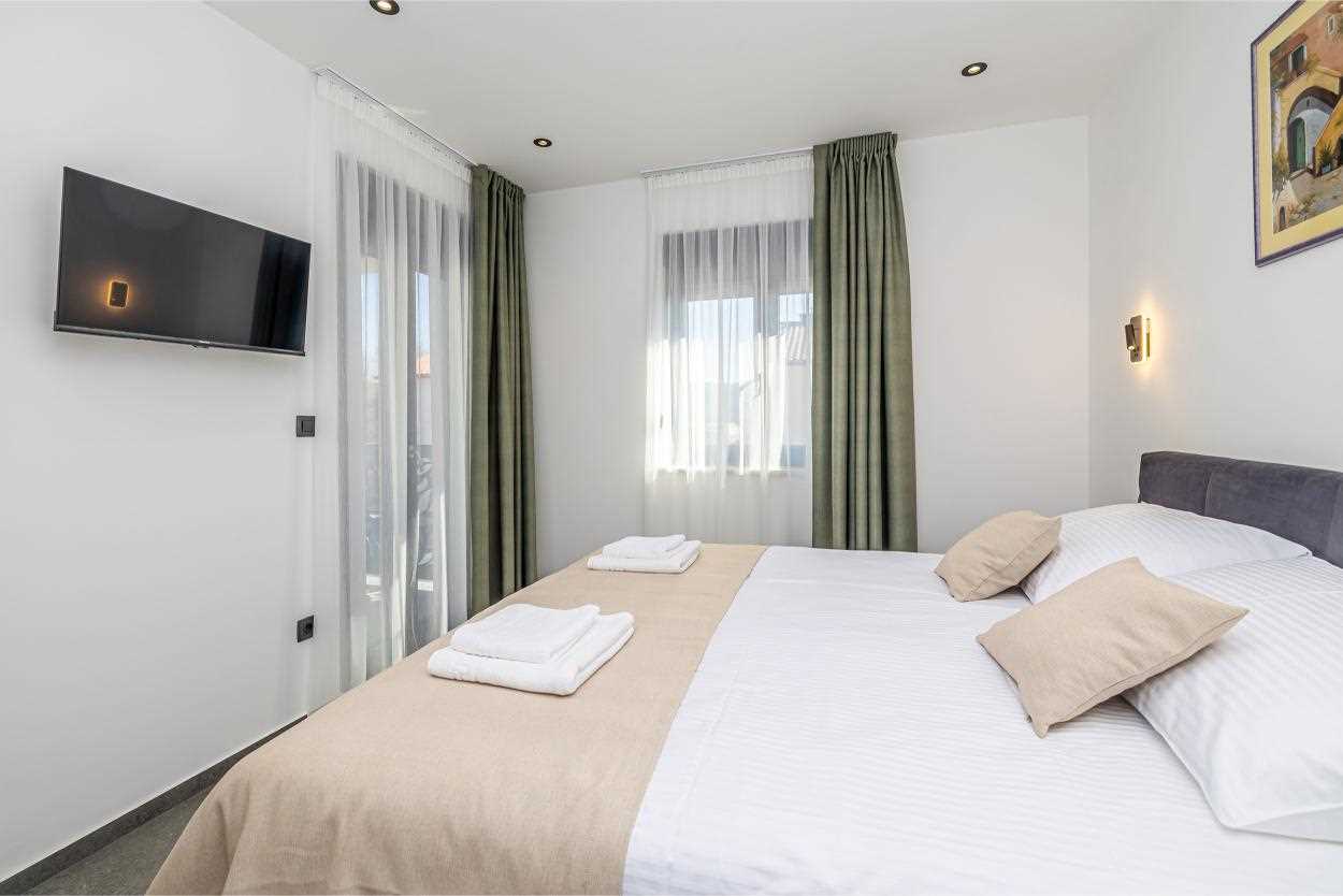 Kuća za odmor TARA & LANA I s grijanim bazenom