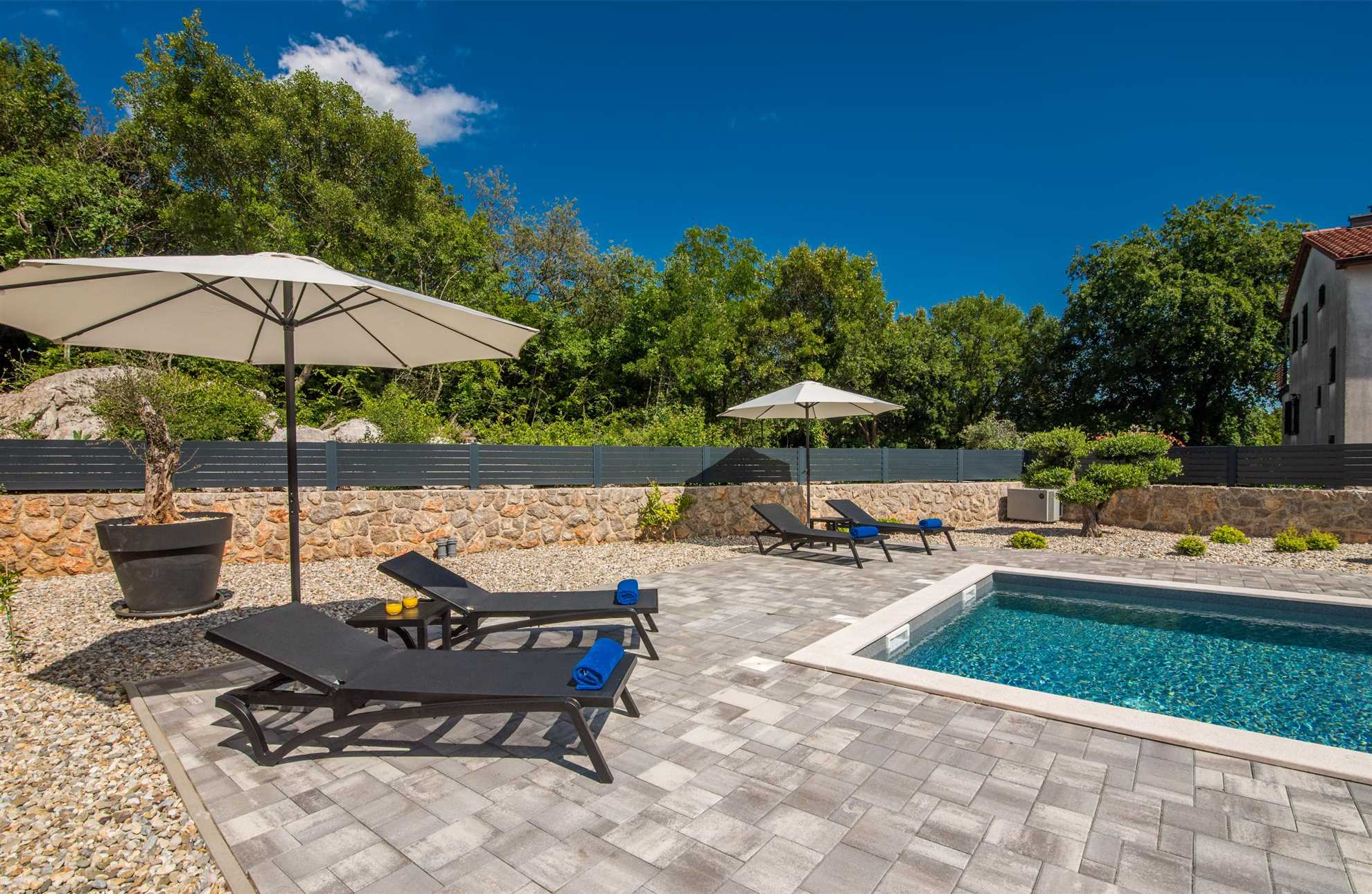 Kuća za odmor TARA & LANA I s grijanim bazenom