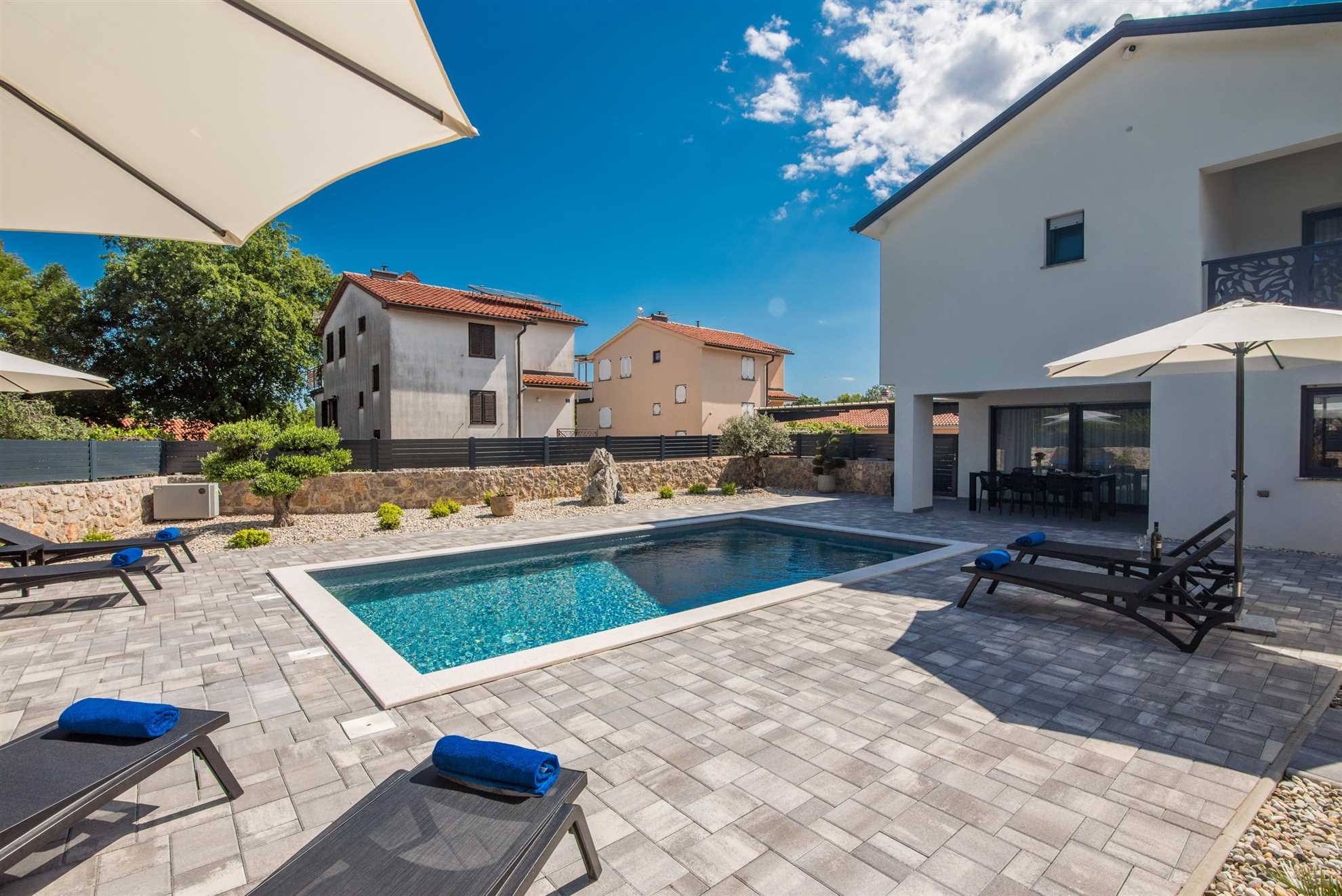 Kuća za odmor TARA & LANA I s grijanim bazenom