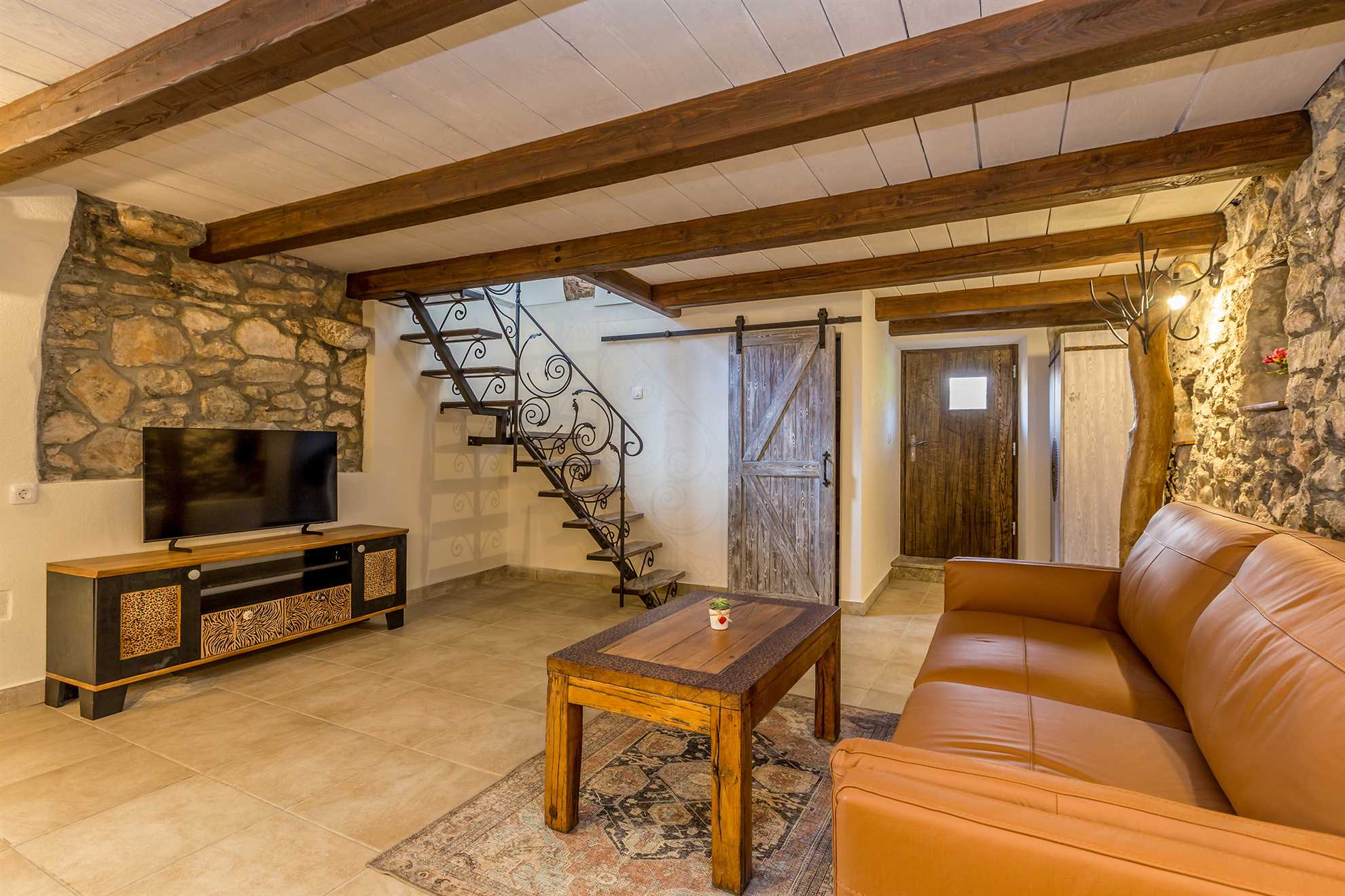 Holiday house STONE with jacuzzi