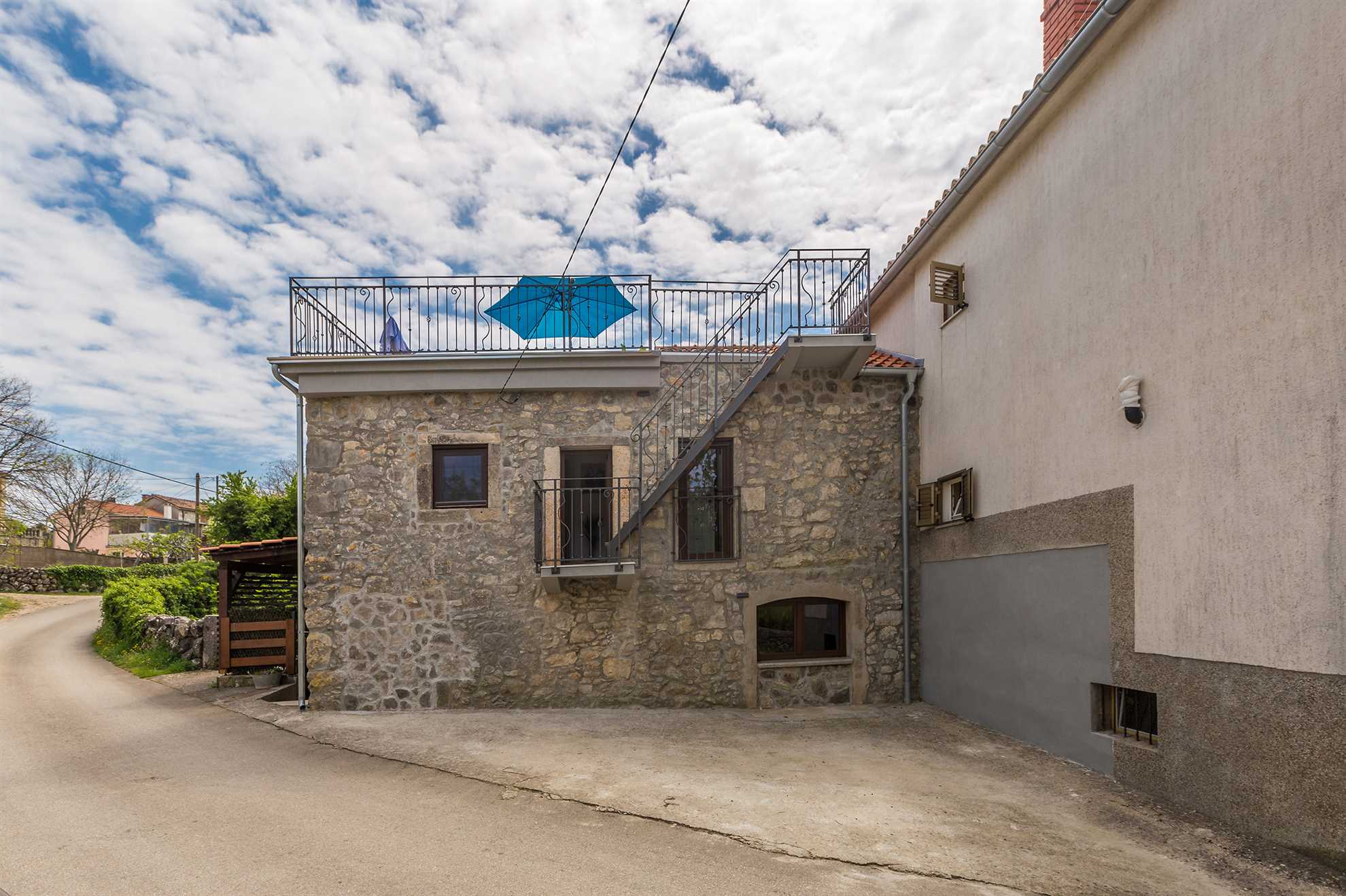 Holiday house STONE with jacuzzi