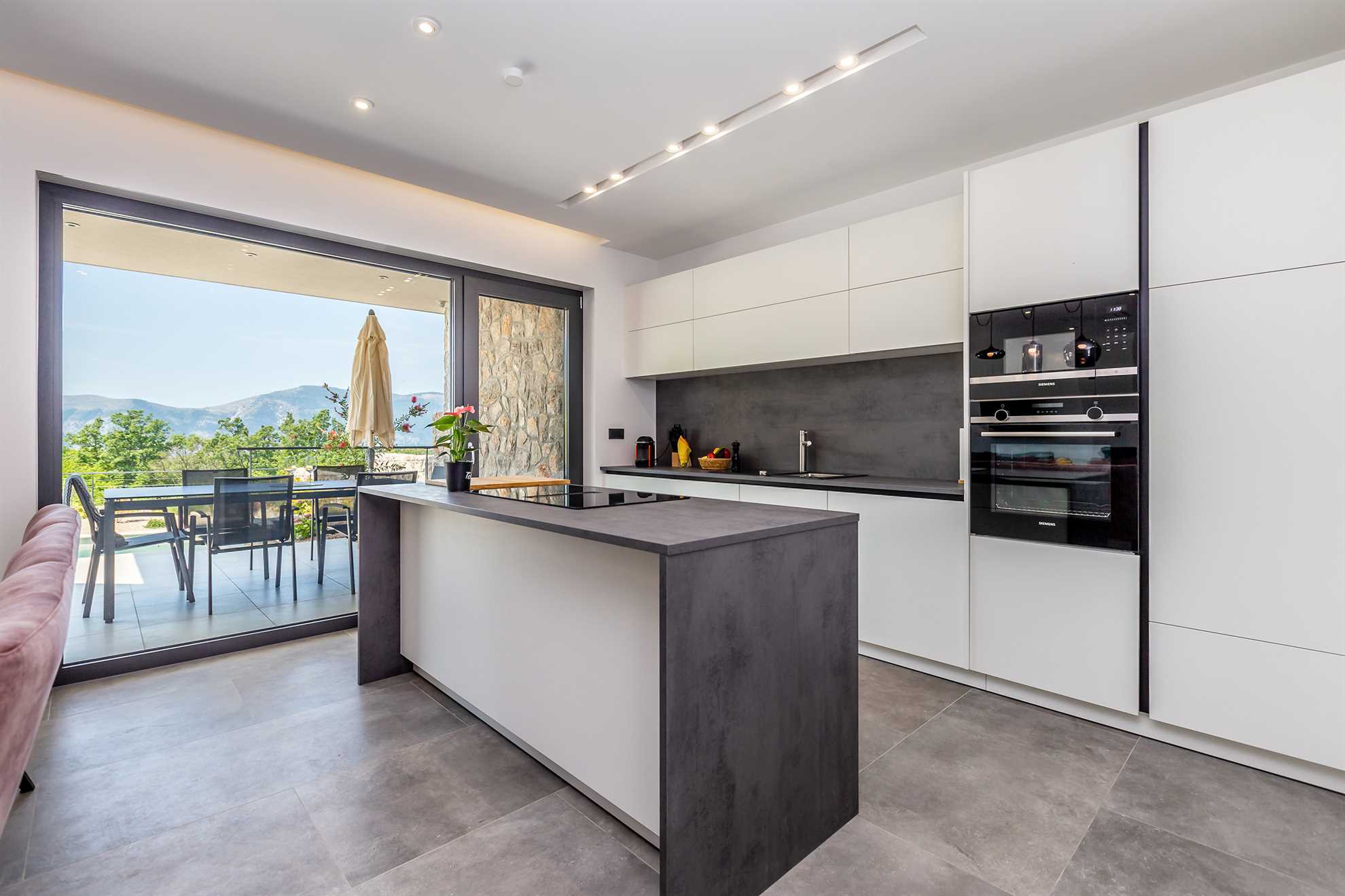 Villa VERENA mit beheiztem Pool